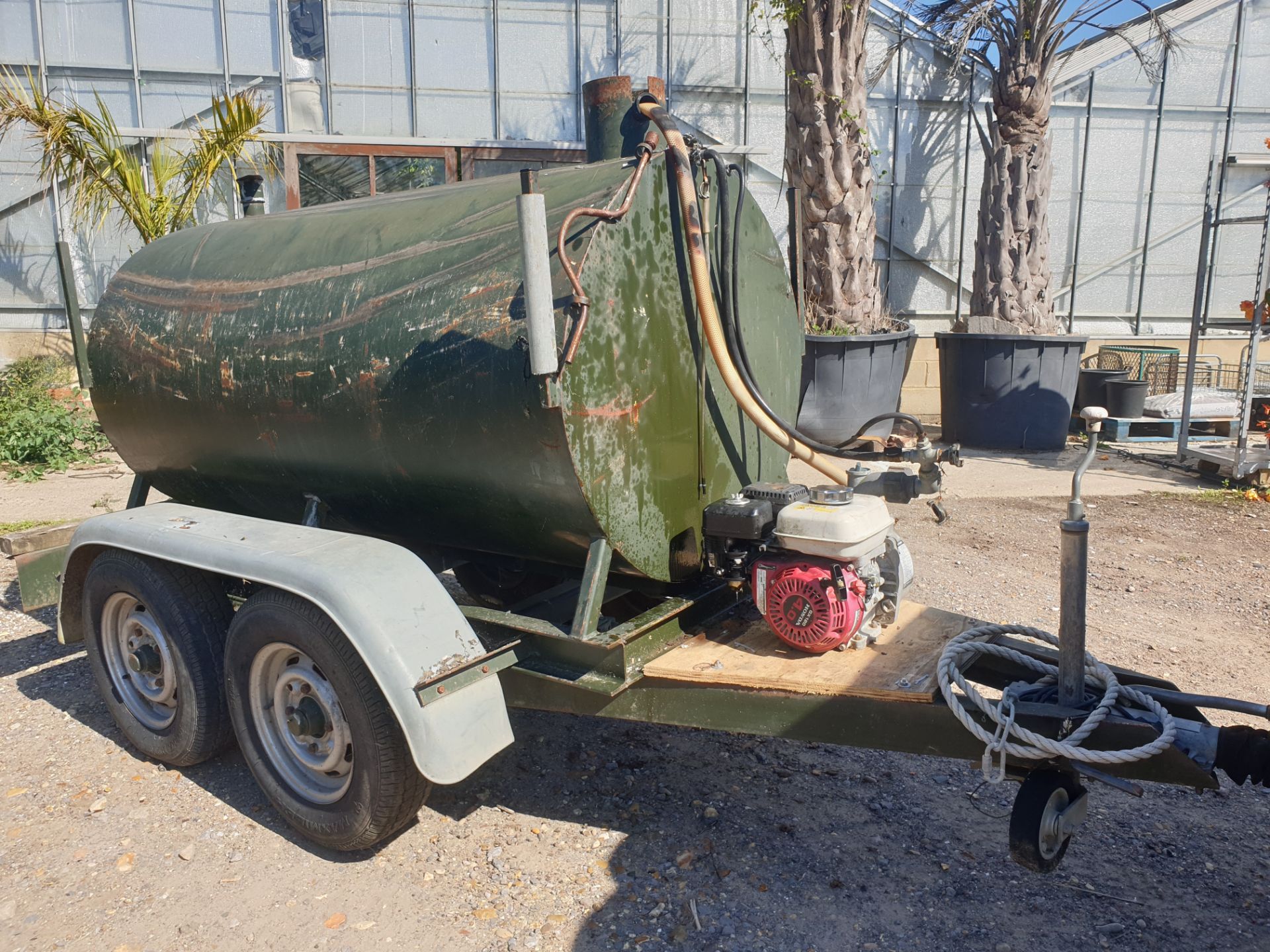 Towable Metal Water Bowser With Honda Pump - Image 2 of 6
