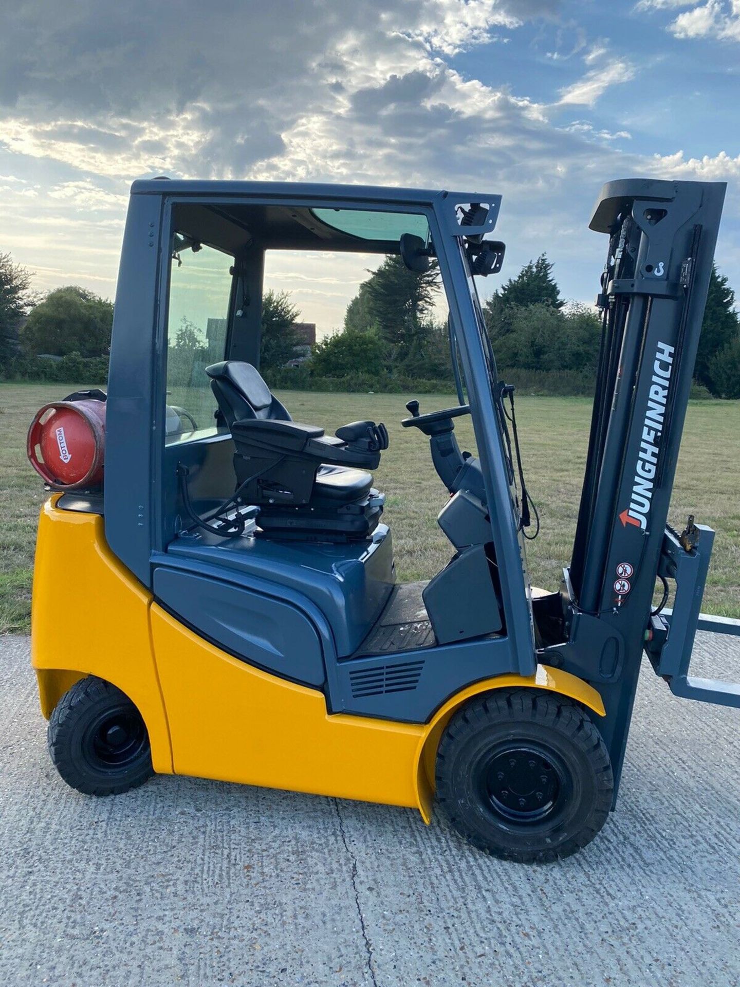 Junghinrinch 2 Tonne Gas Forklift Truck - Image 3 of 5