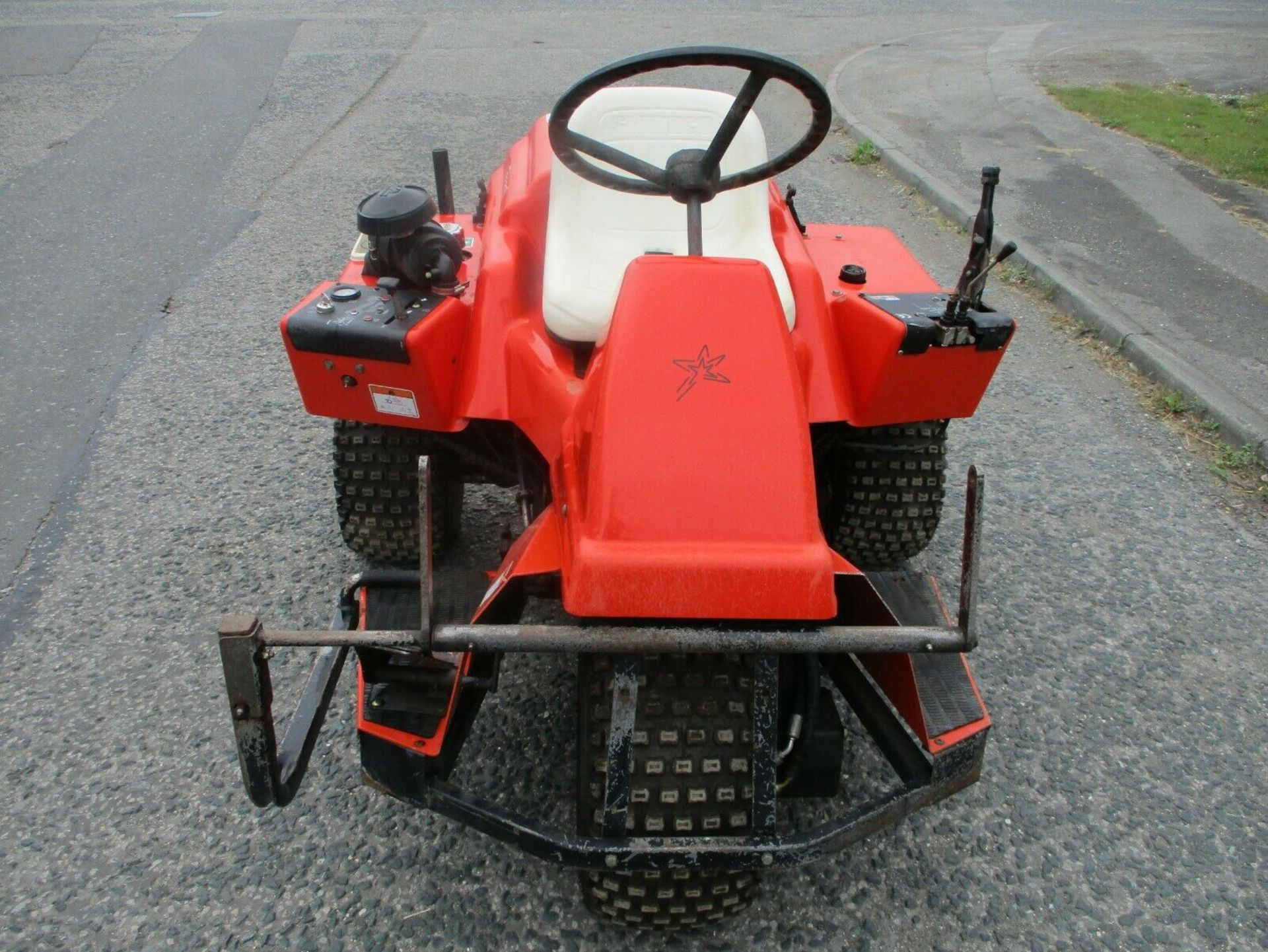 Smithco Sand Rake Compact Tractor - Image 3 of 10