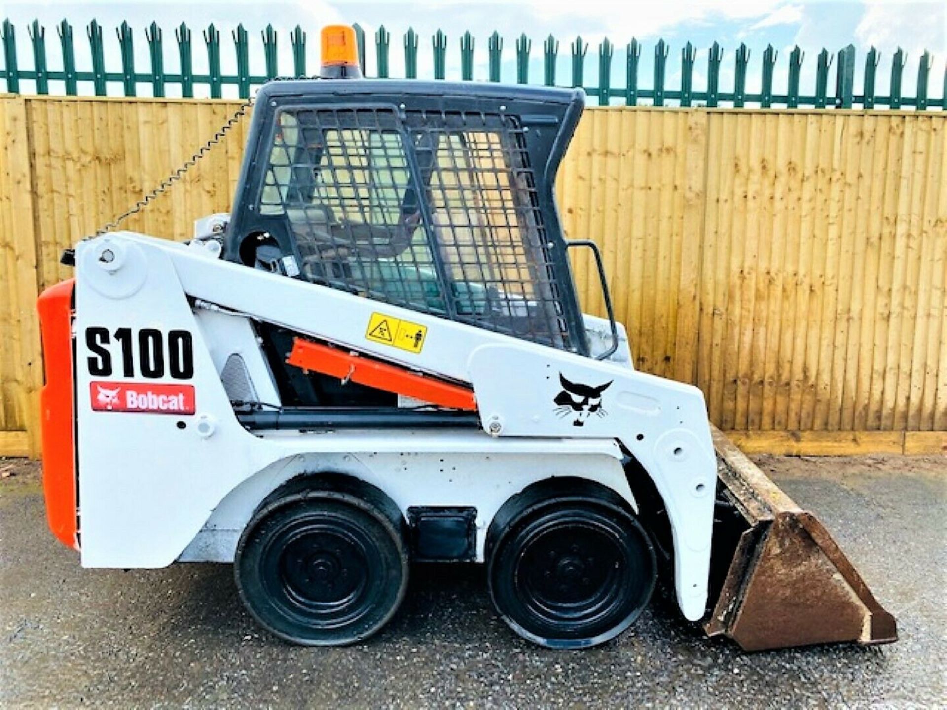 Bobcat S100 Skidsteer Loader (2014) - Image 2 of 12