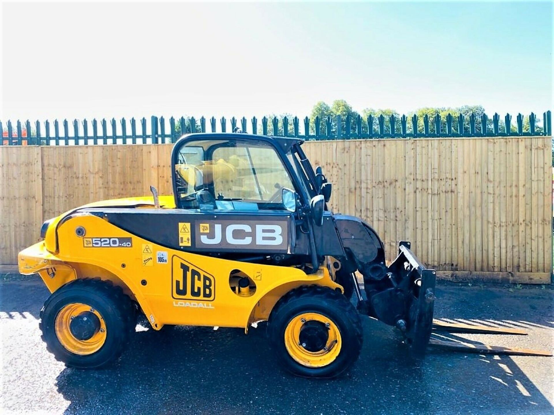 JCB 520-40 Teletruck / Loadall (2015 - Image 2 of 12