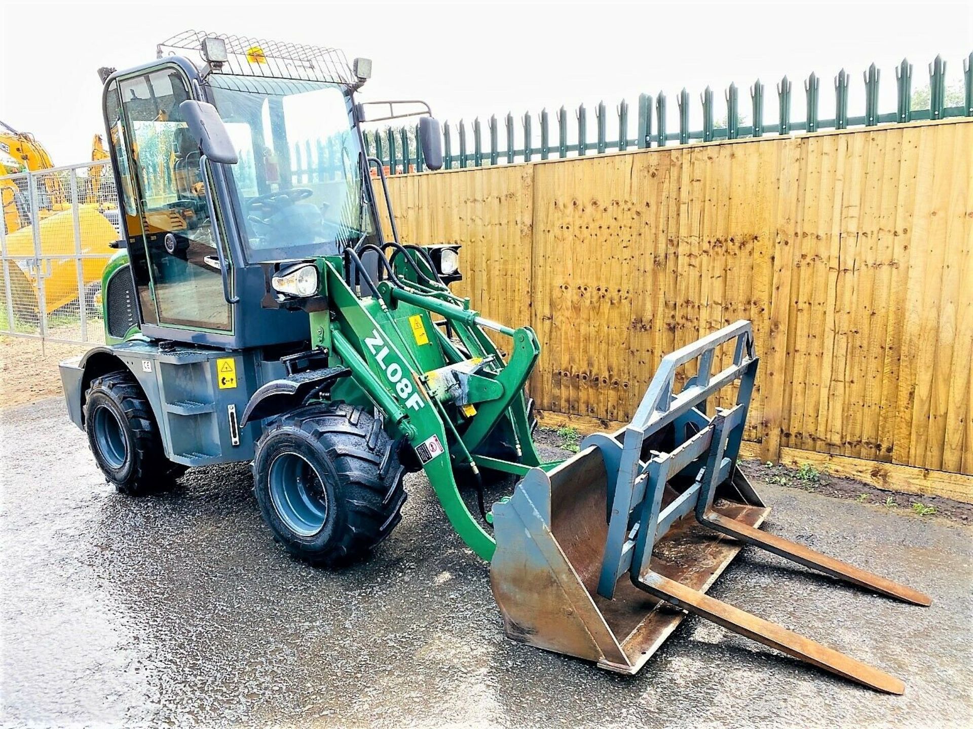 Hongyuan ZL08F Loading Shovel (2018) - Image 3 of 12