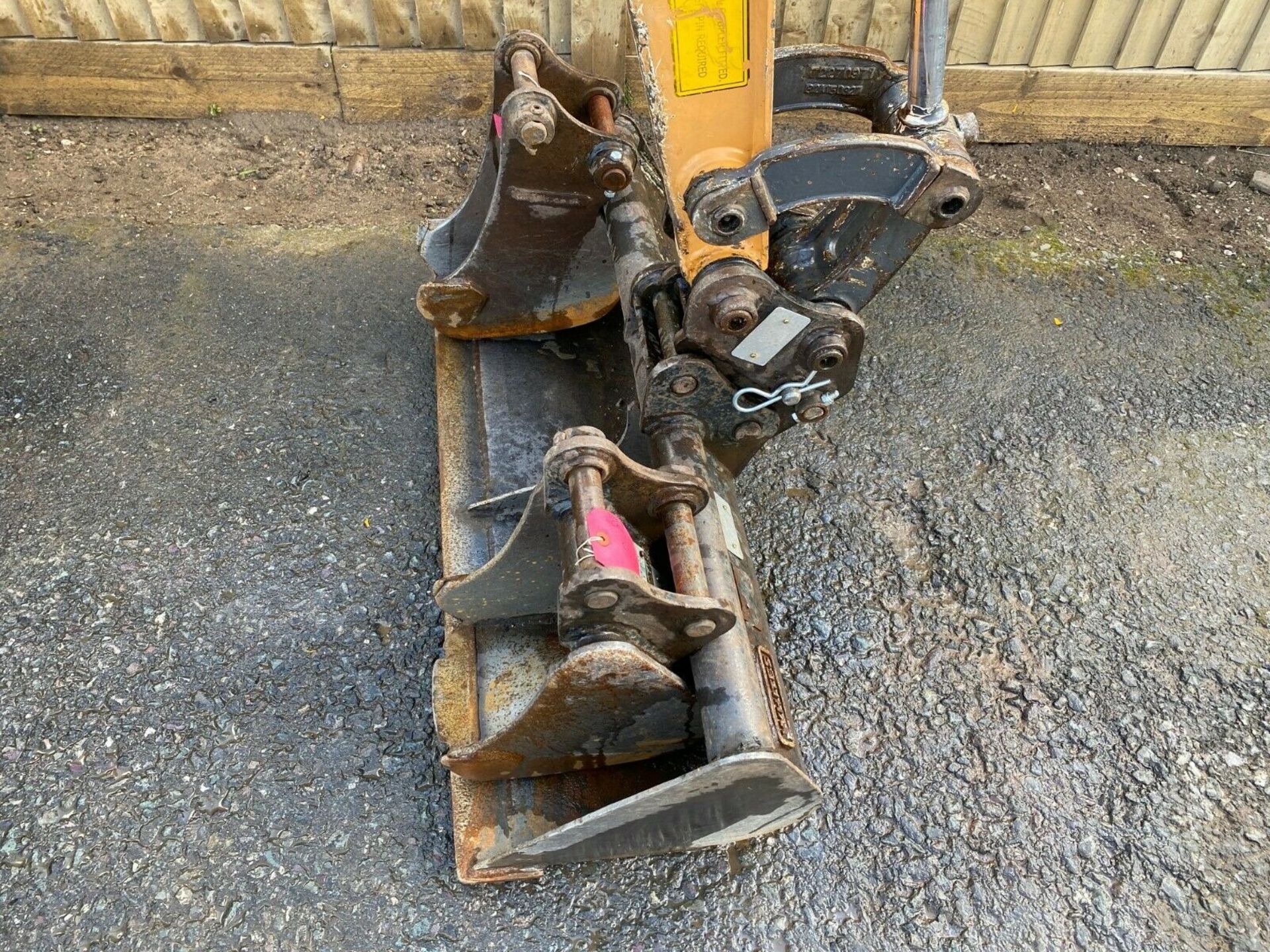 Case CX18B Excavator / Digger (2016) - Image 10 of 12