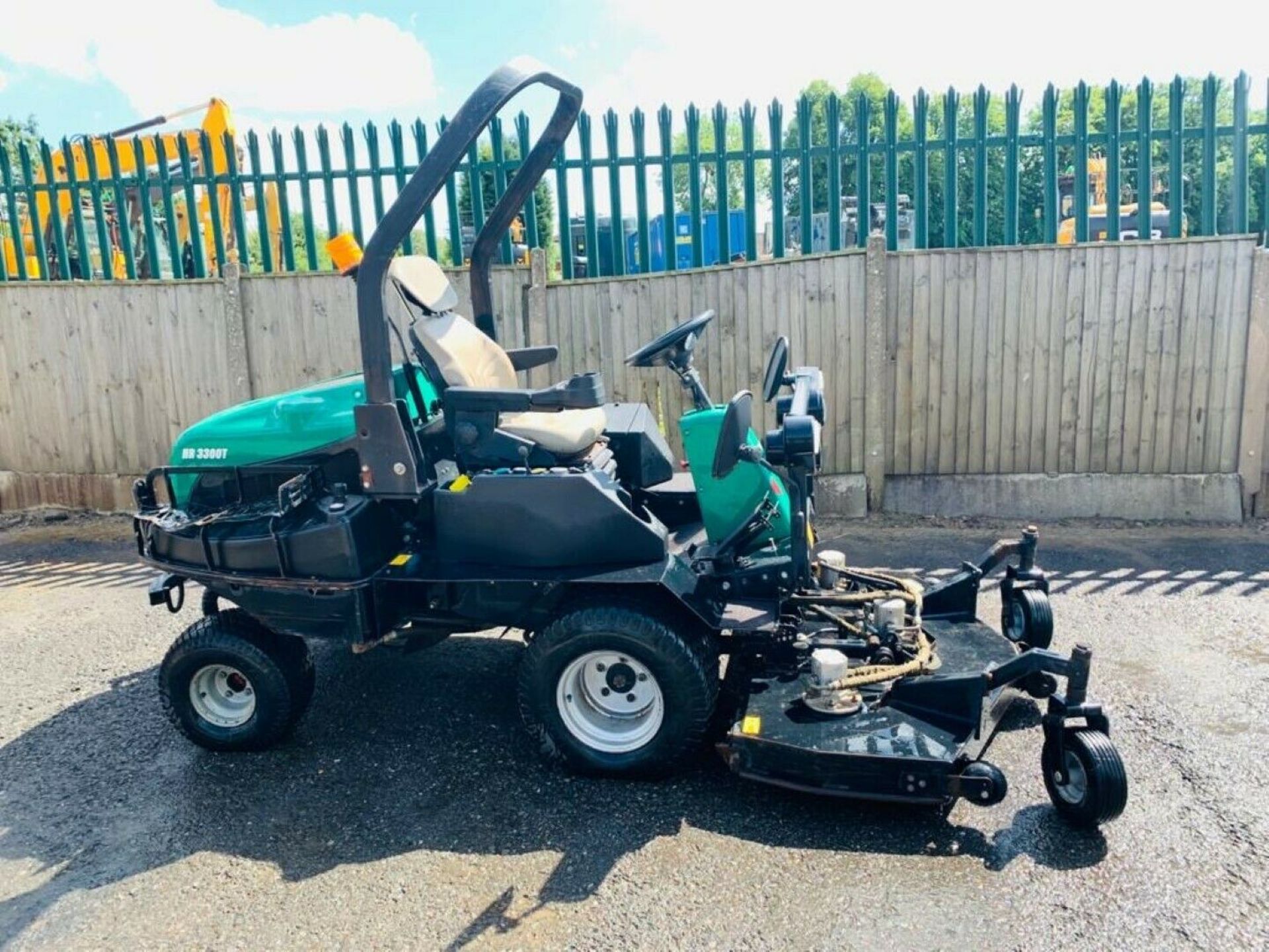 Ransomes HR3300T Rotary Mower (2009) - Image 2 of 7
