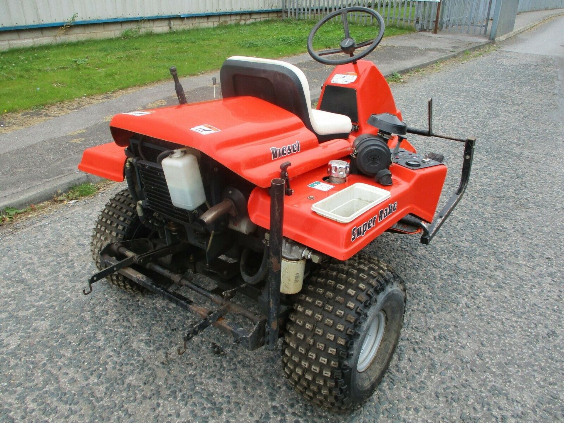 Smithco Sand Rake Compact Tractor - Image 6 of 10