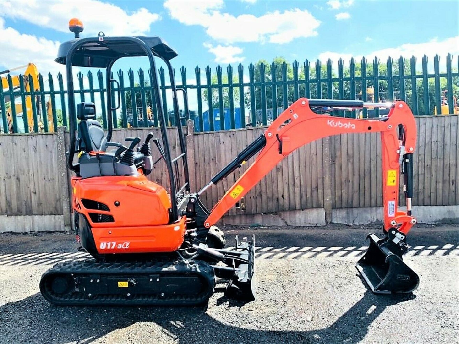 Kubota U17-3a Excavator / Digger (2019) - Image 2 of 9