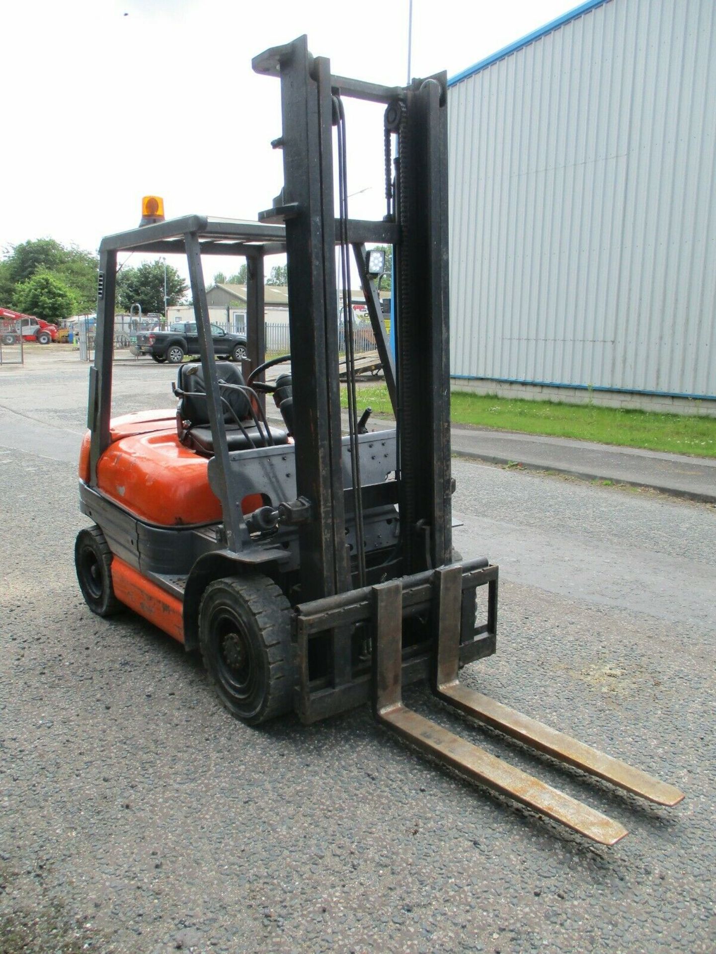 Toyota 6FD25 Forklift 2.5 Ton. Toyota diesel engineSideshiftIn daily useWeighs about 4000 kg - Image 7 of 9