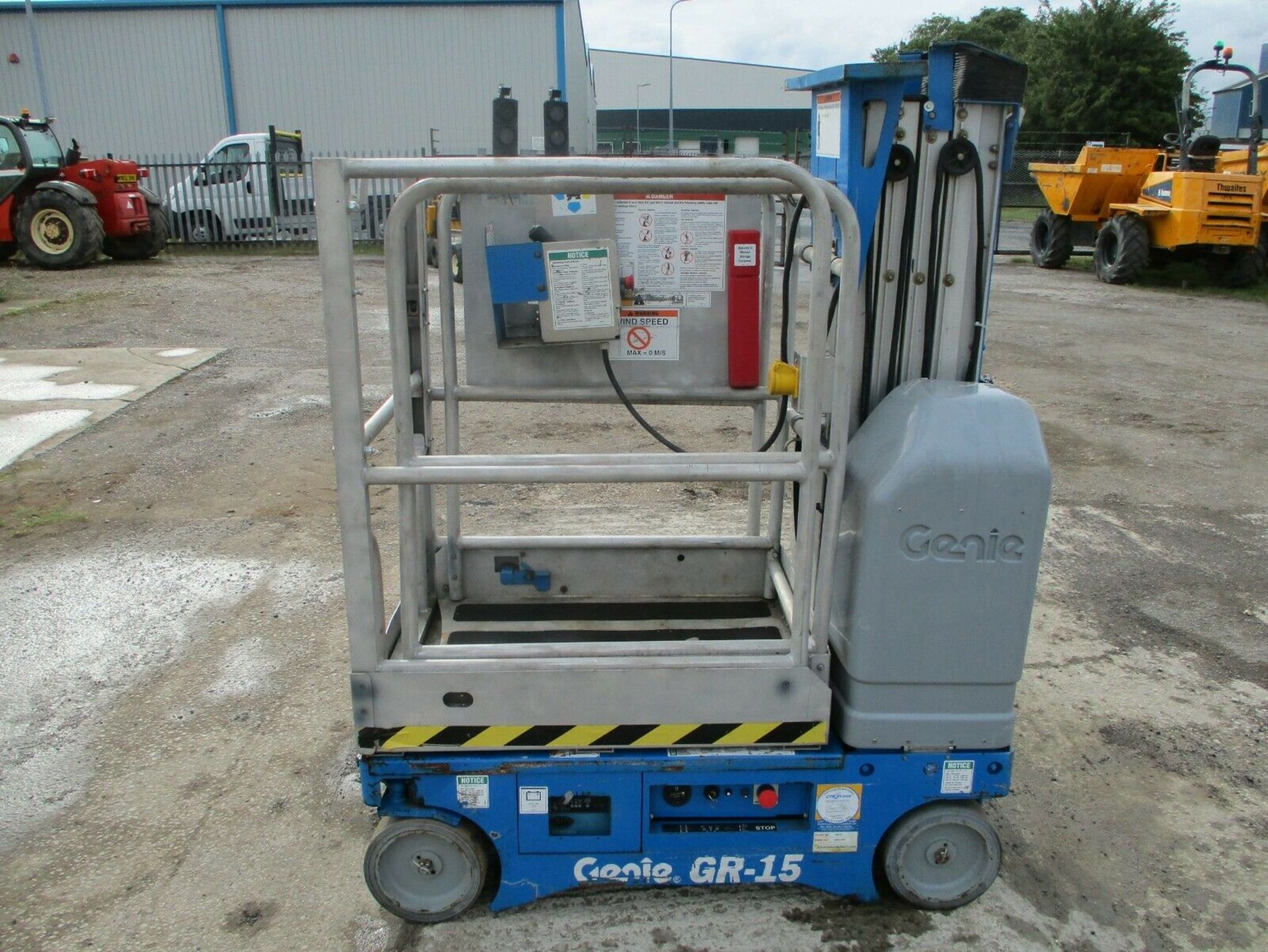 Genie GR 15 Scissor Lift Access Platform - Image 5 of 6