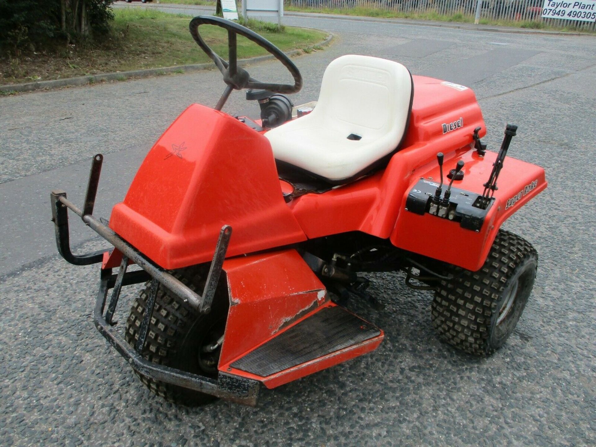 Smithco Sand Rake Compact Tractor - Image 2 of 10