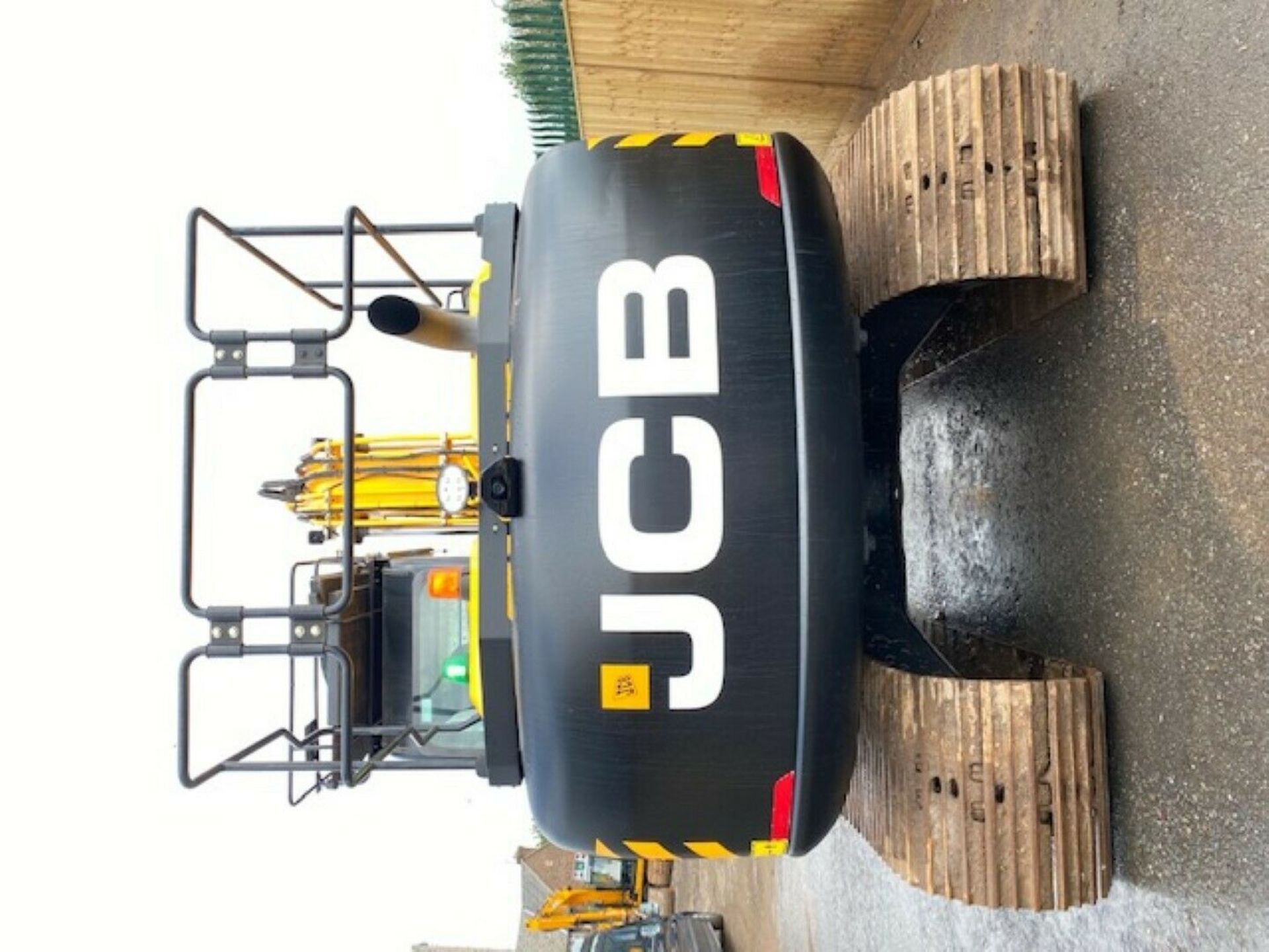 JCB JS131 LC Excavator / Digger (2018) - Image 11 of 12