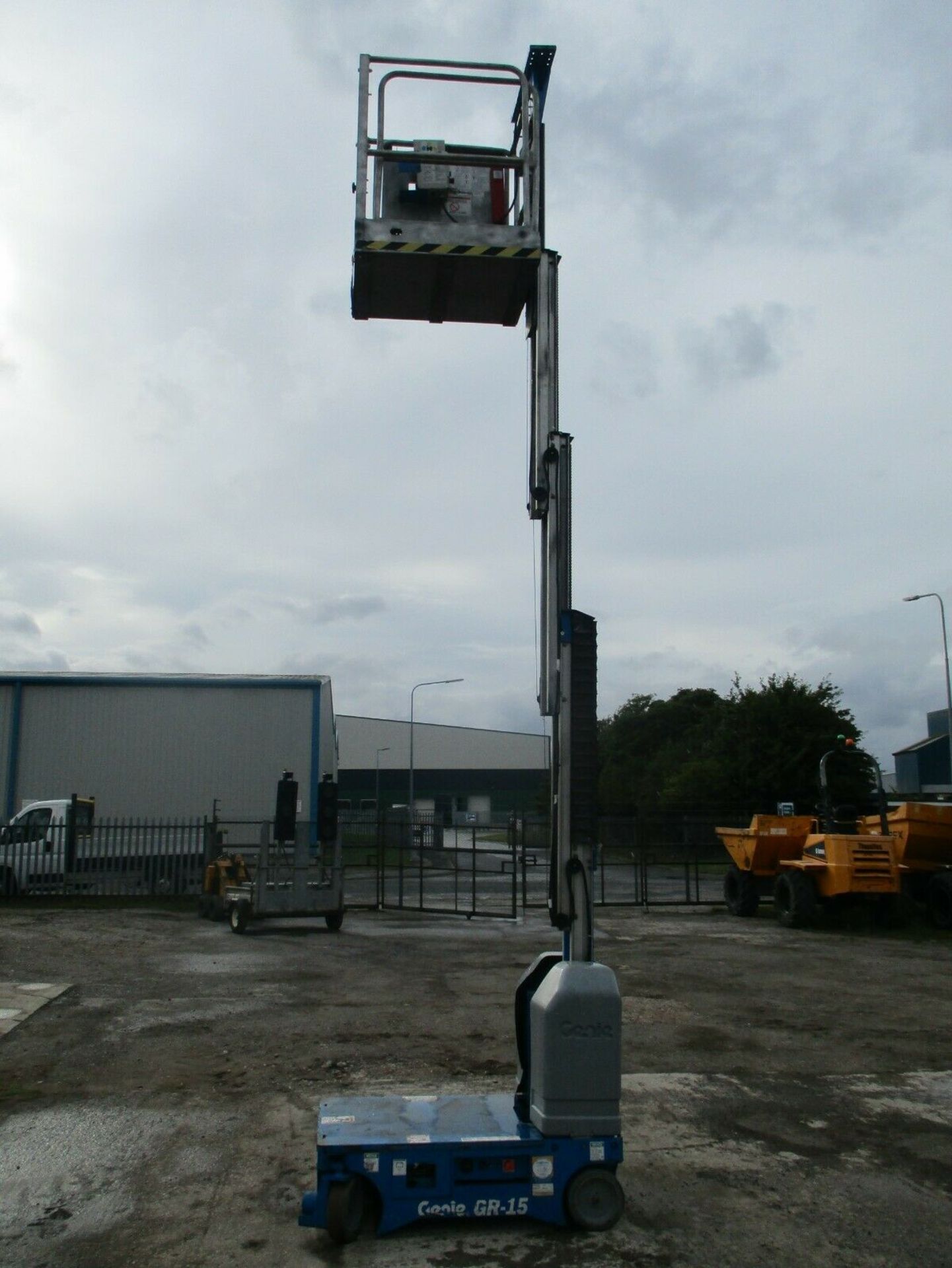 Genie GR 15 Scissor Lift Access Platform - Image 2 of 6