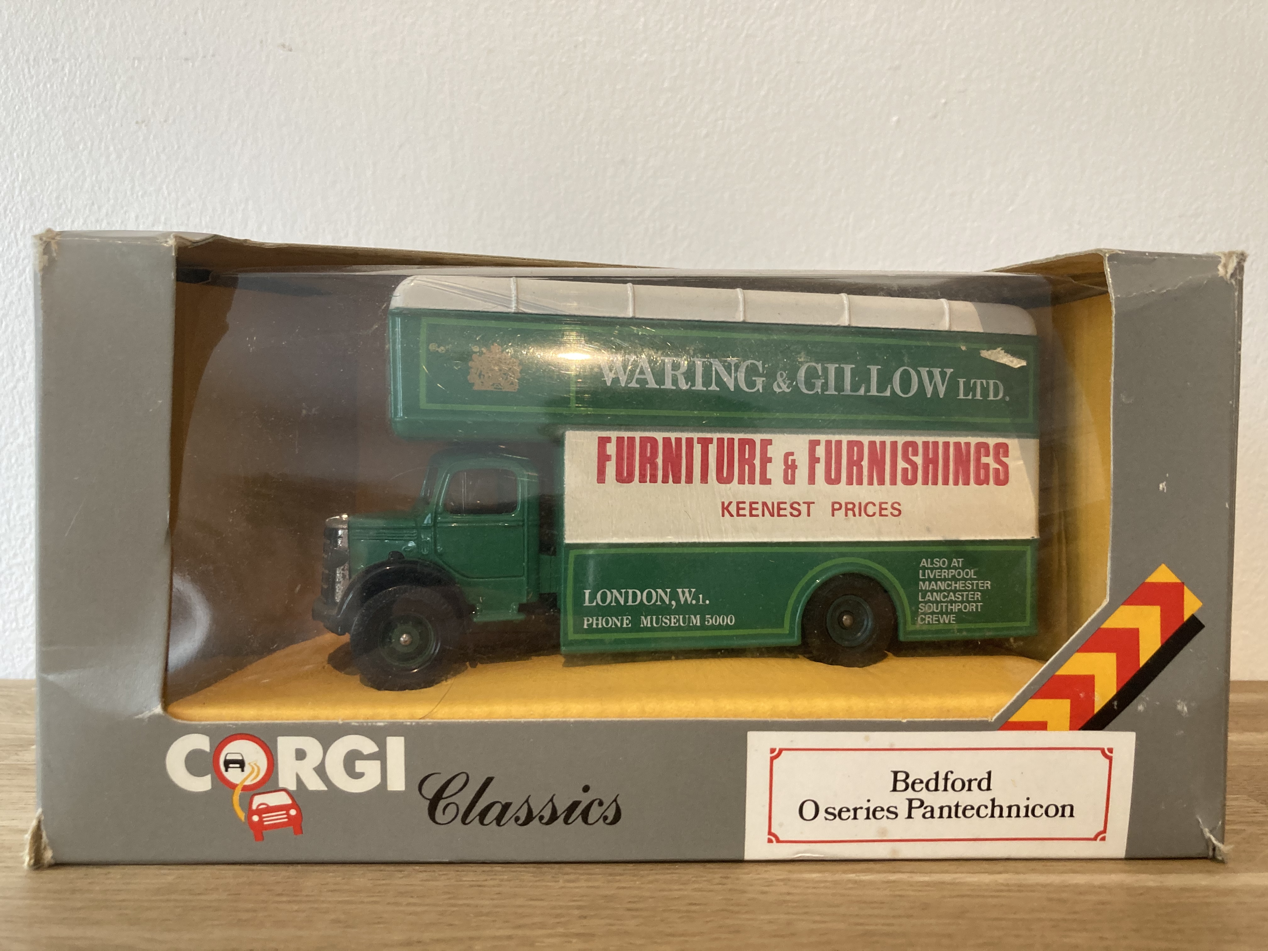 Corgi Classics Waring & Gillow LTD Bedford O Series Pantechnicon - Image 2 of 4