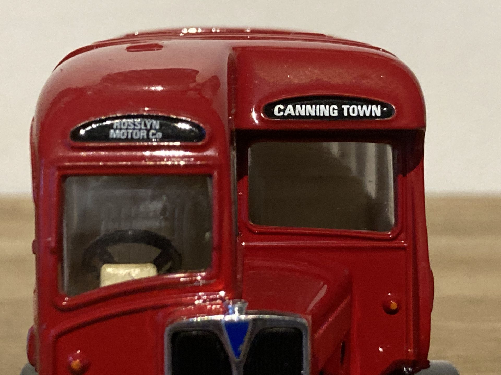 Limited Edition Corgi Rosslyn Motor Co, The AEC Regal - Image 5 of 13