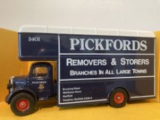 Corgi Classics Pickfords Bedford O Series Pantechnicon