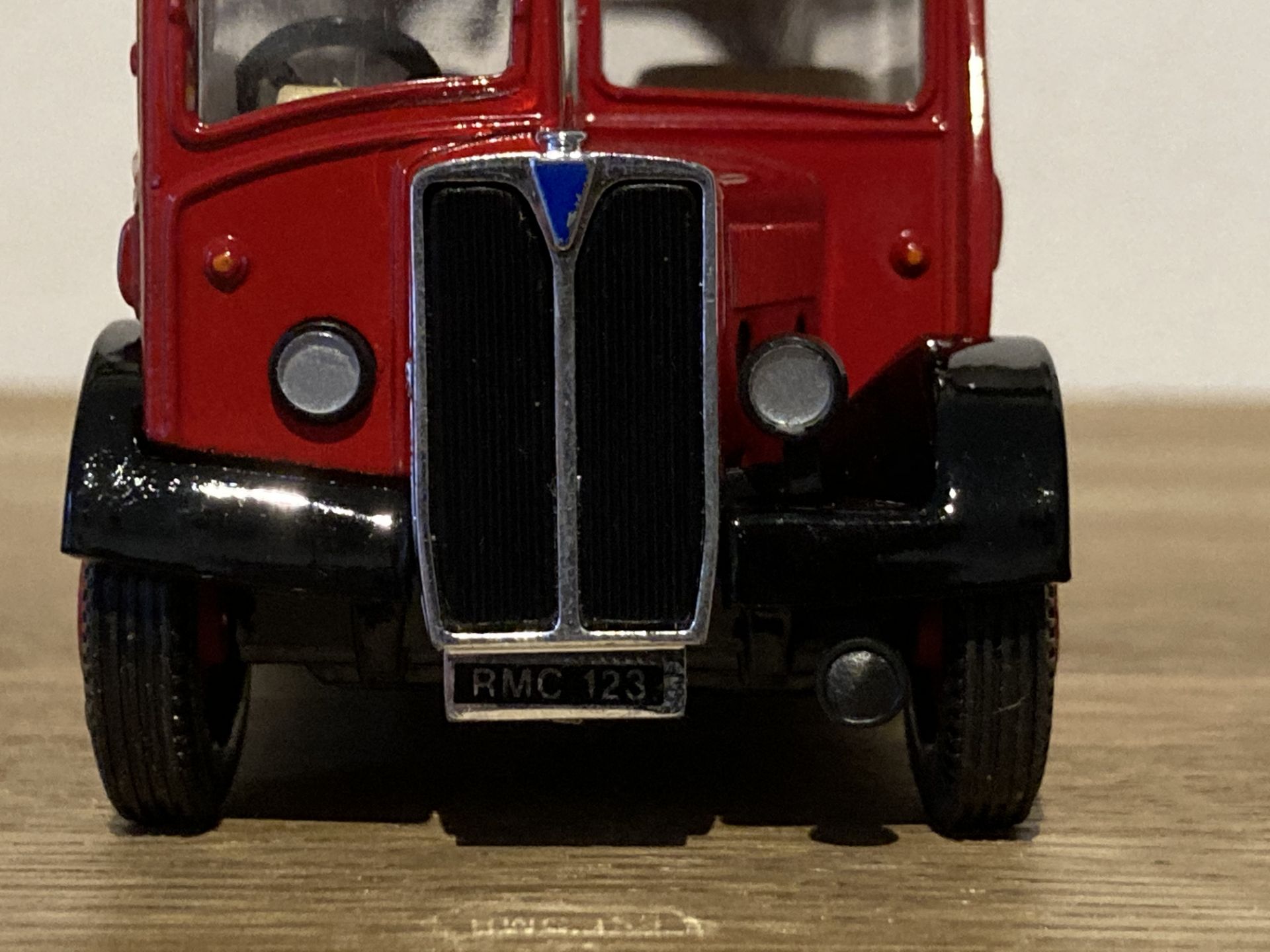 Limited Edition Corgi Rosslyn Motor Co, The AEC Regal - Image 6 of 13