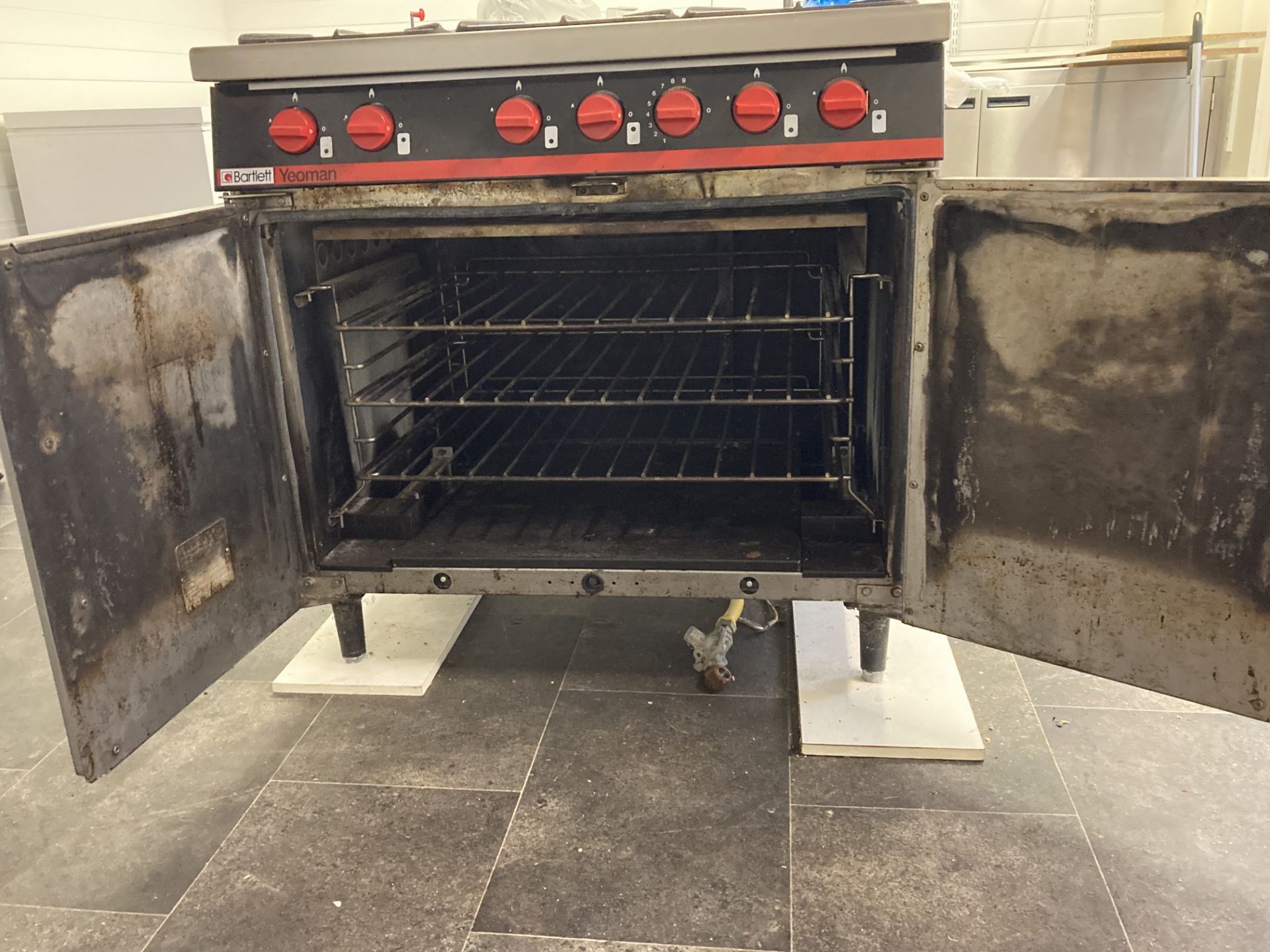 Bartlett Yeoman 6 Ring Burner and Gas Oven - Image 2 of 4