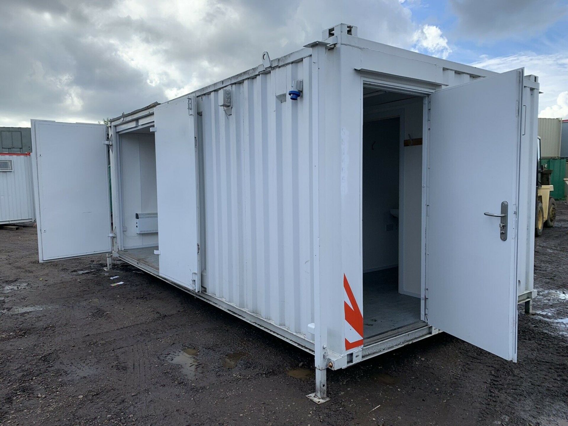 Anti Vandal Steel Portable Office With Toilet - Image 9 of 11