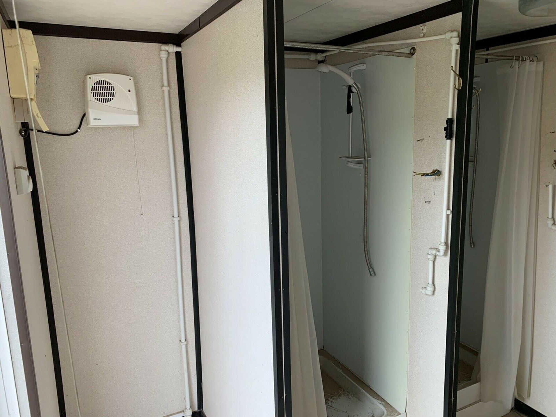 Portable Shower / Drying Room - Image 4 of 9