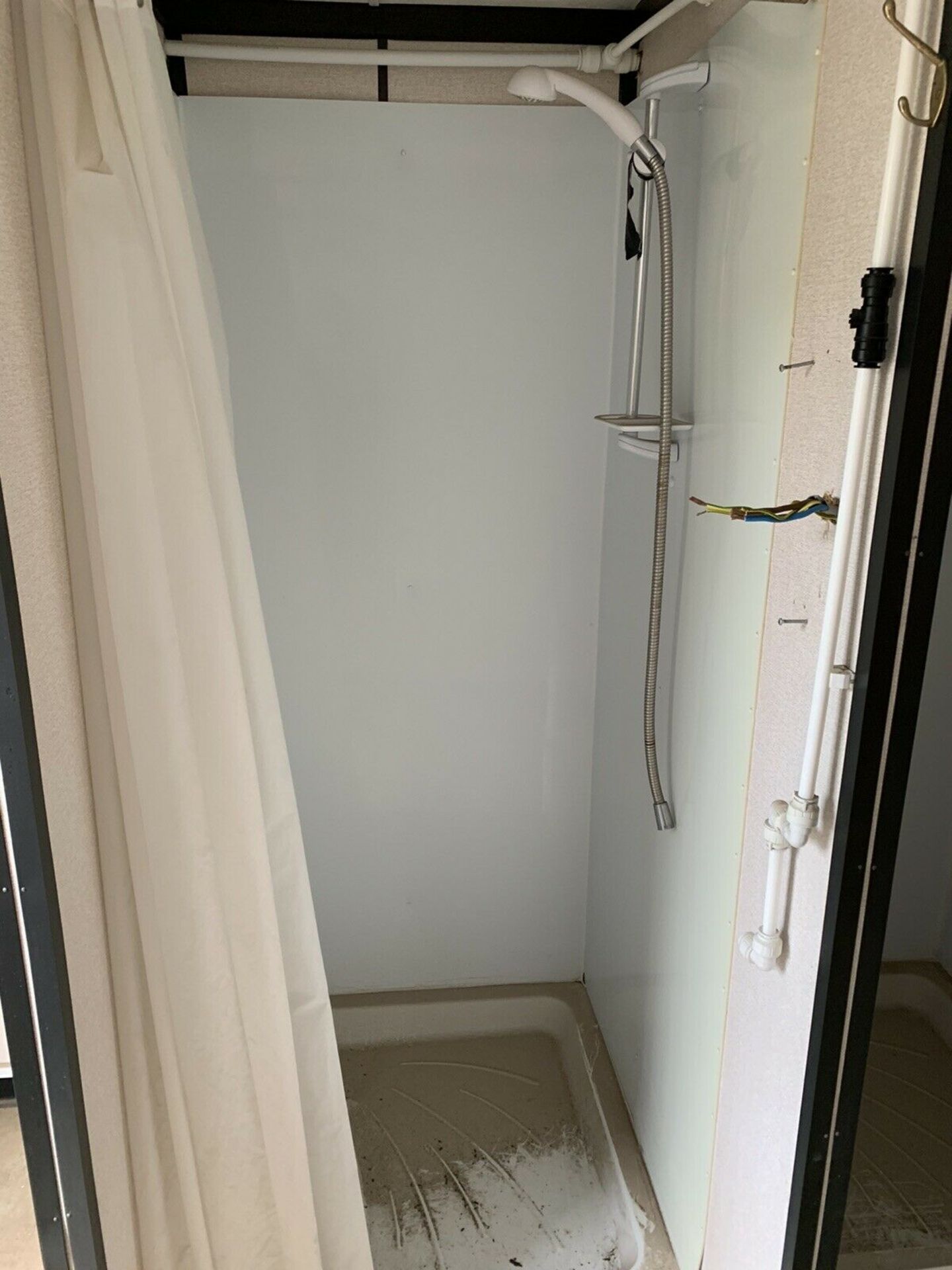 Portable Shower / Drying Room - Image 5 of 9