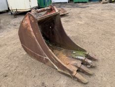 Digger Bucket. To fit 20 - 30 Ton Machine