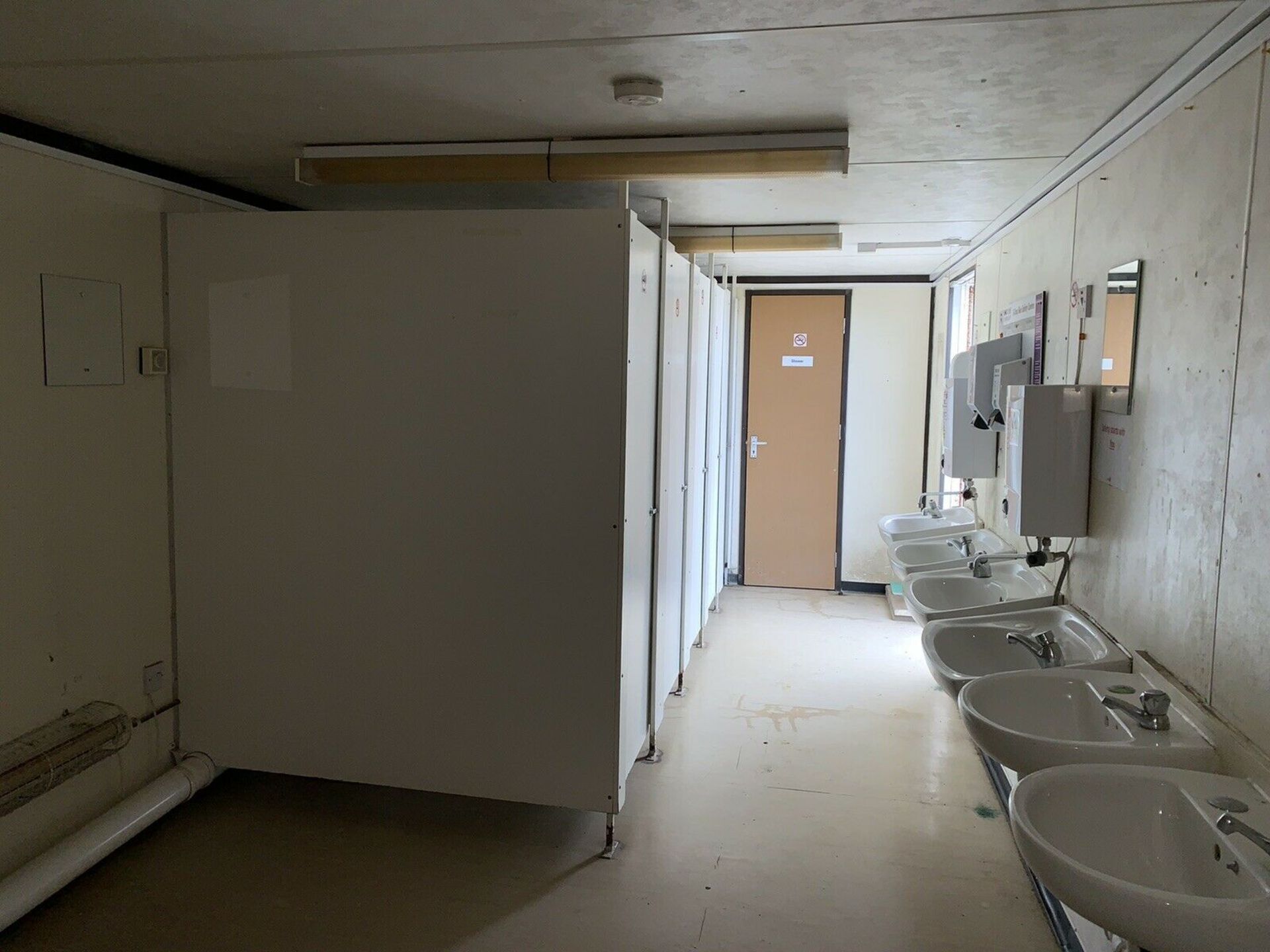 Portable Toilet Block With Shower - Image 8 of 12