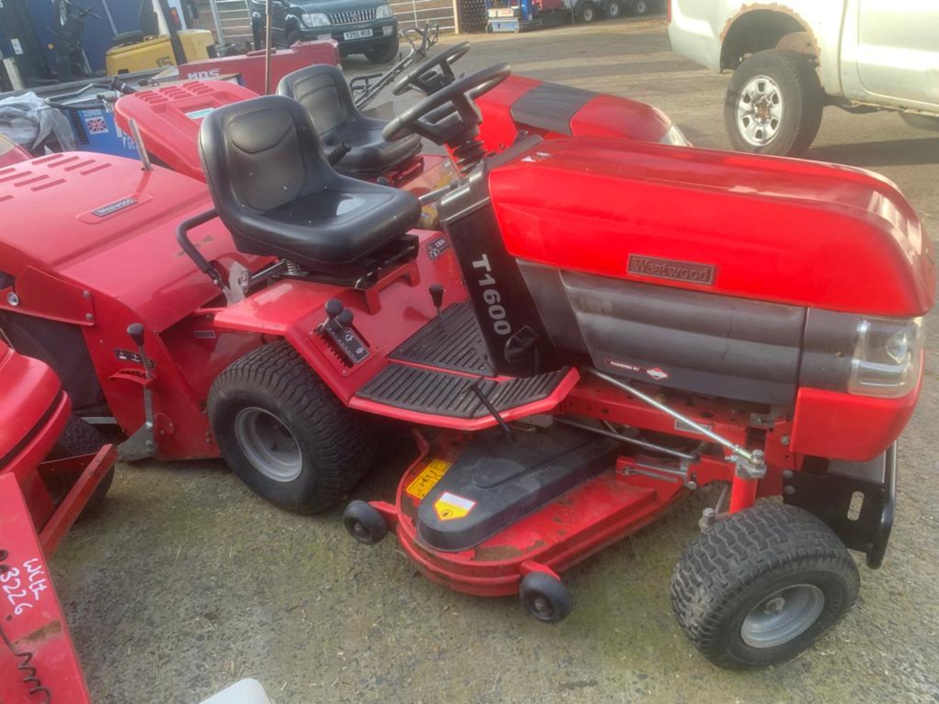 Westwood T1600 Ride On Petrol Mower