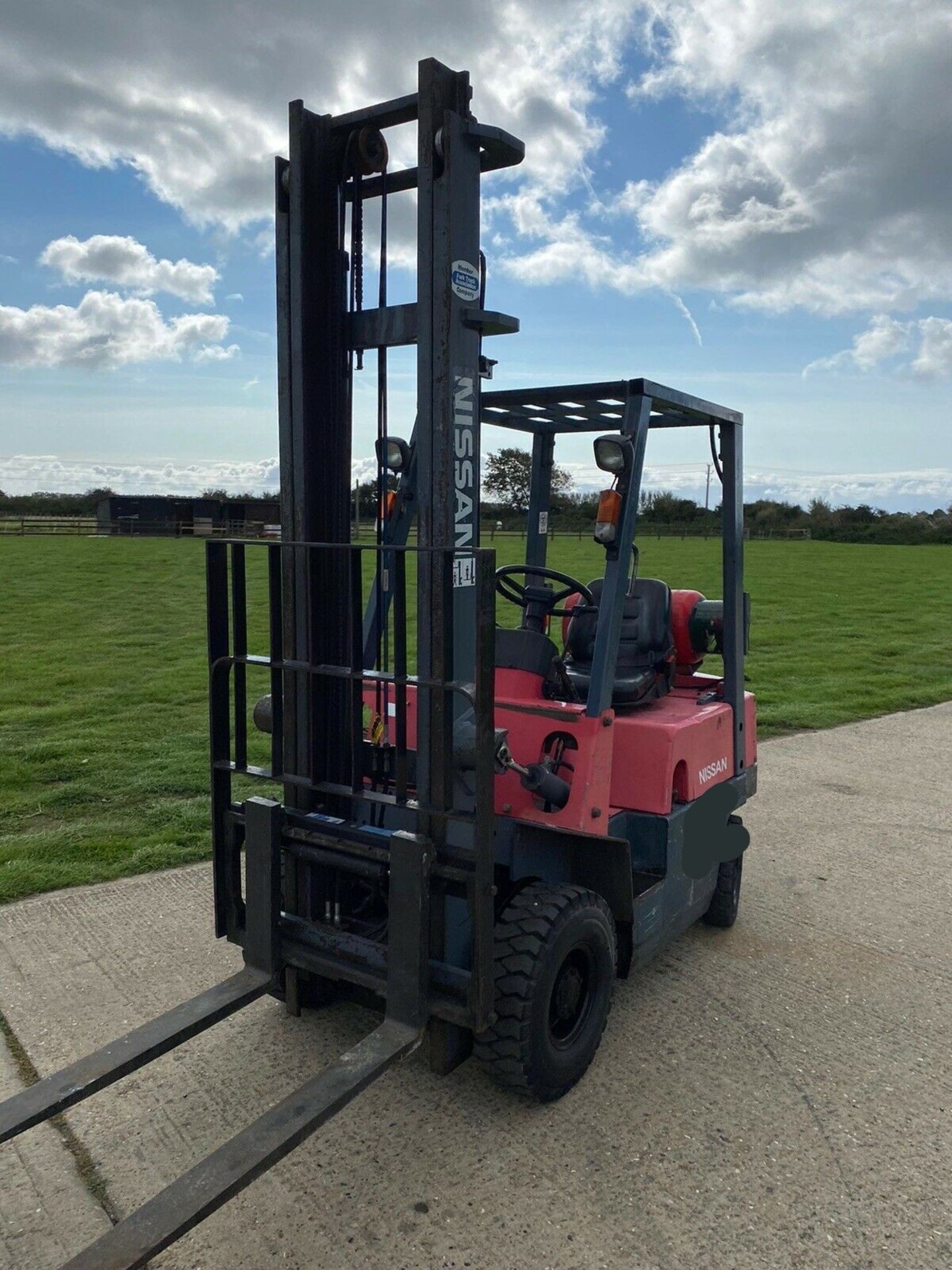 Nissan 1.5 Tonne Gas Forklift Truck - Image 3 of 6