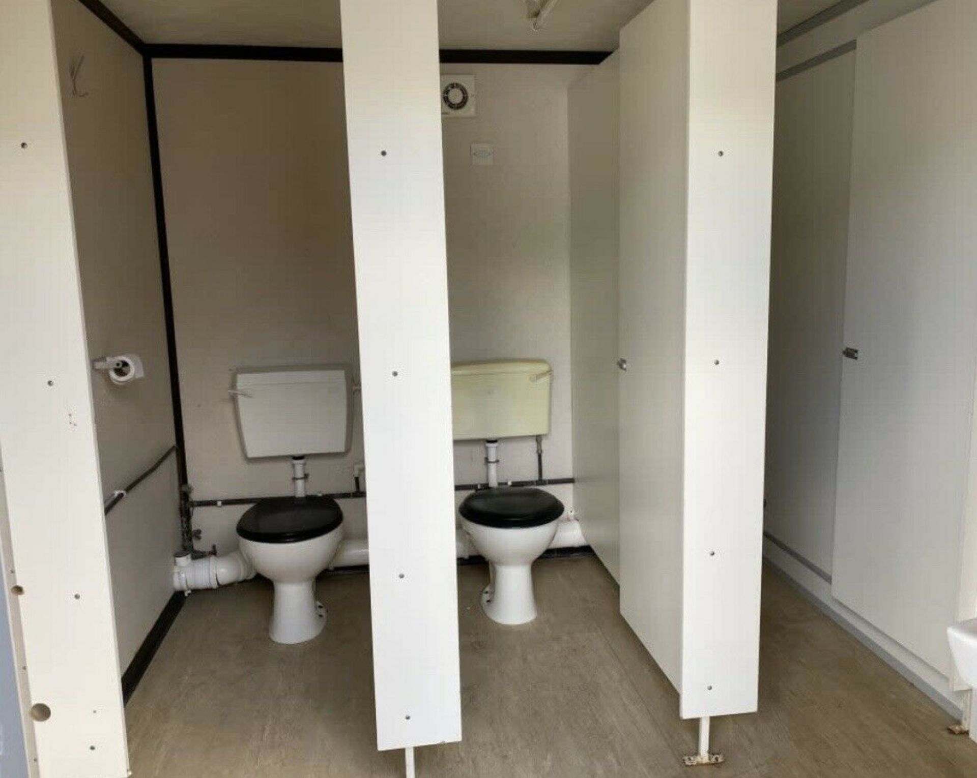 32ft X 10ft 5 + 3 Male And Female Toilet Block - Image 11 of 12