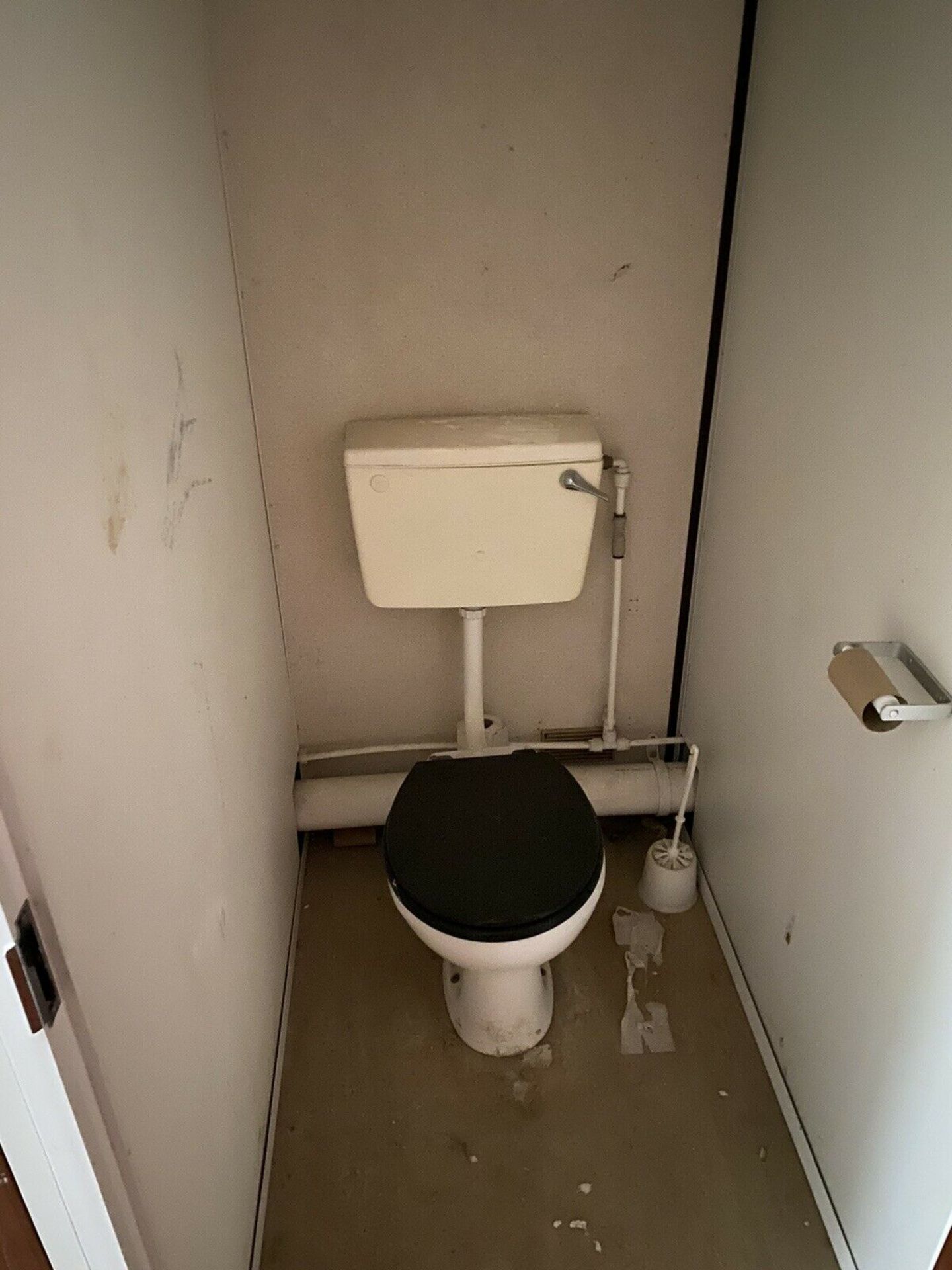 21ft Portable Toilet Portable Office - Image 9 of 12