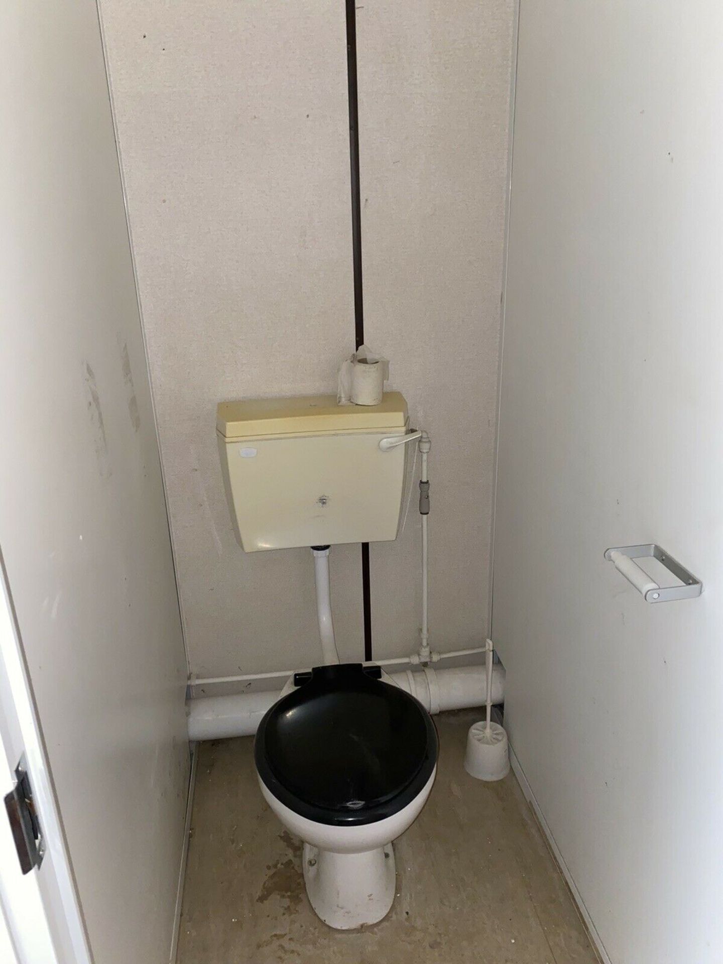 21ft Portable Toilet Portable Office - Image 11 of 12