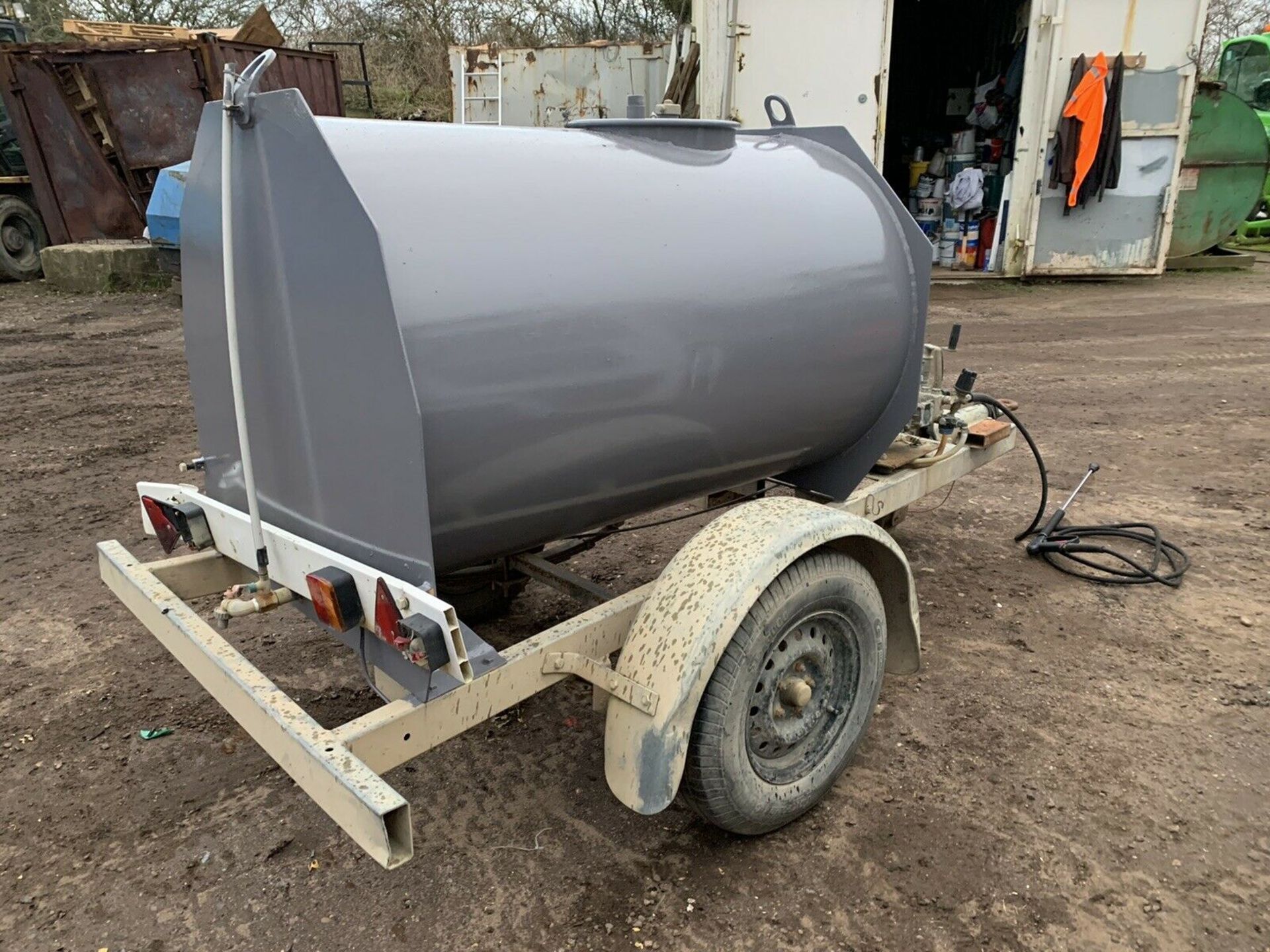 Towable Pressure Washer. 1,000 Litre water tank