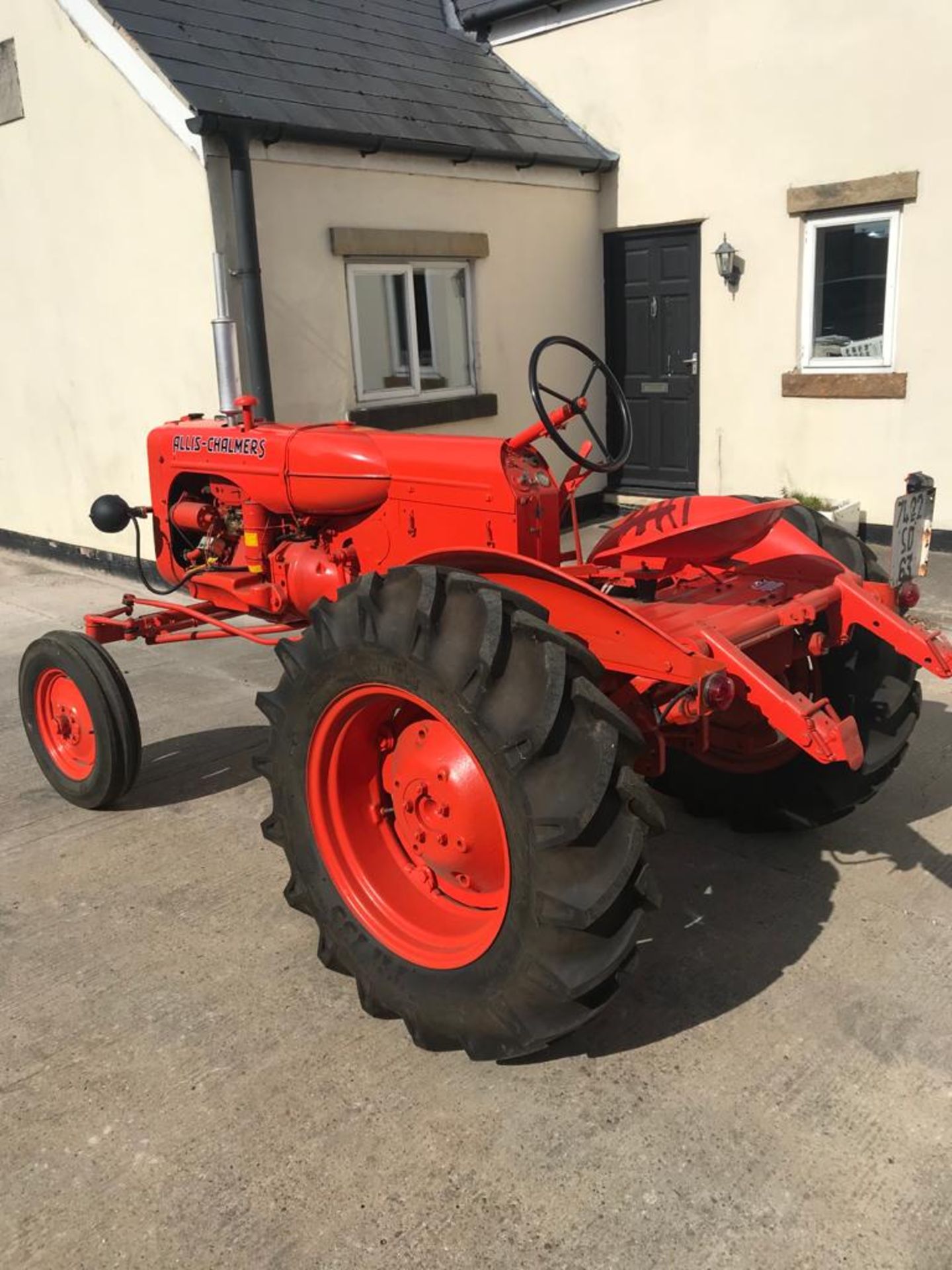 Allis Chalmers 270 Tractor - Image 2 of 5