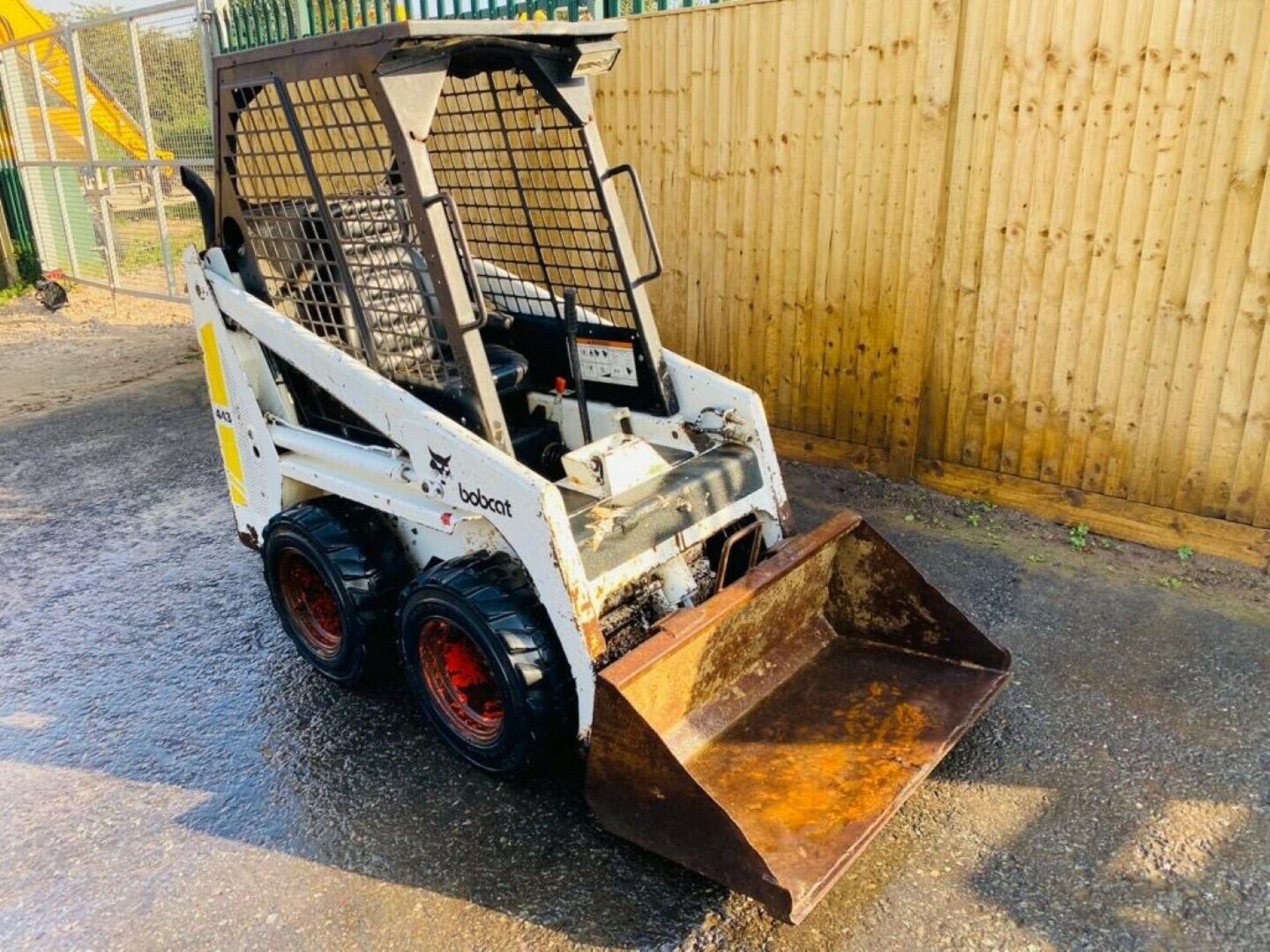 Bobcat 443 Skidsteer - Image 3 of 12