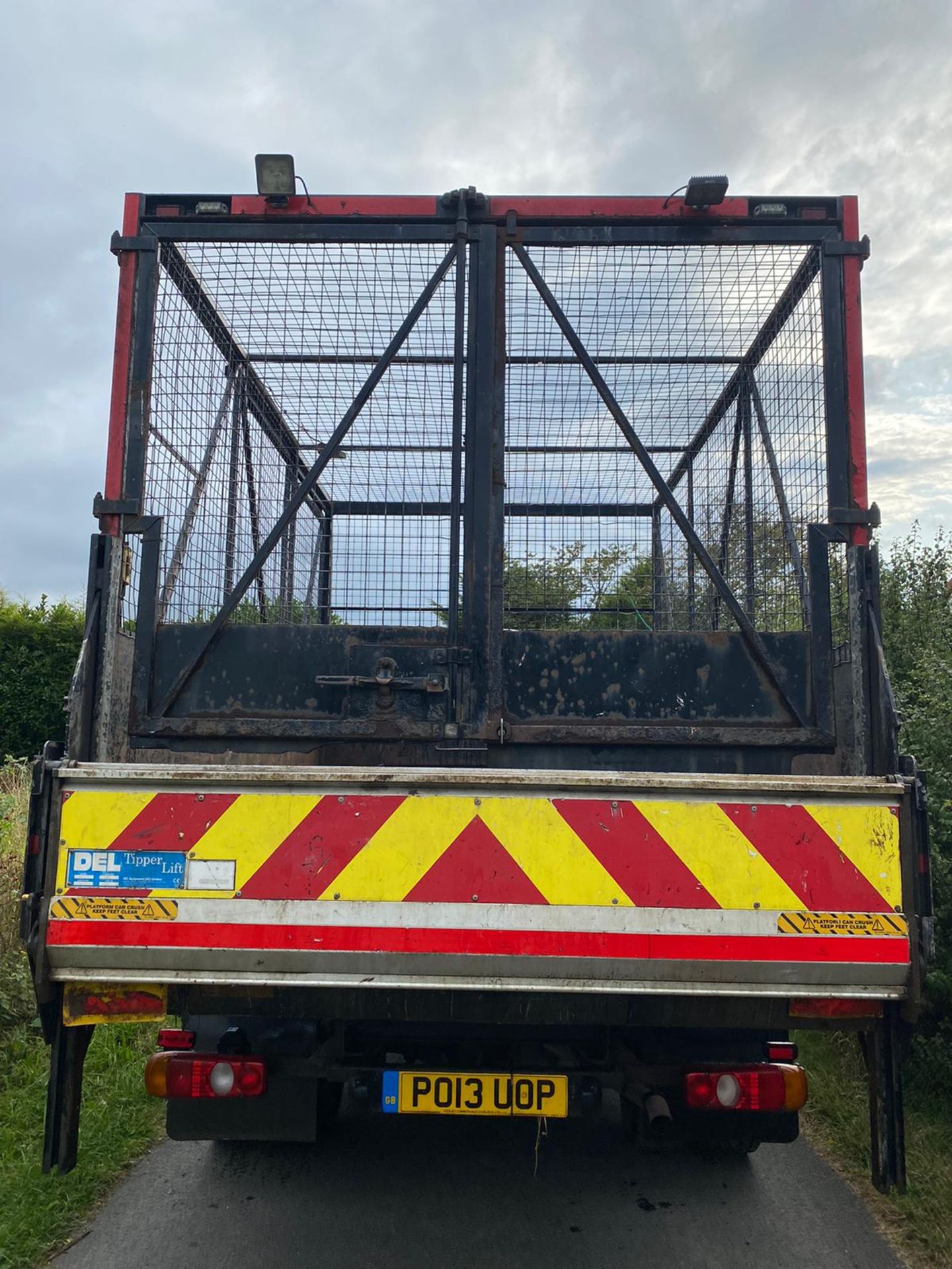 Mitsubishi Fuso Canter 7C15 Cage Sided Tipper 2013 - Image 8 of 9