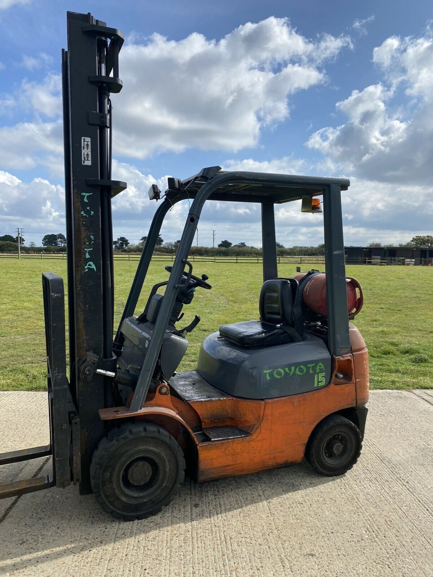 Toyota Gas Forklift - Image 4 of 4