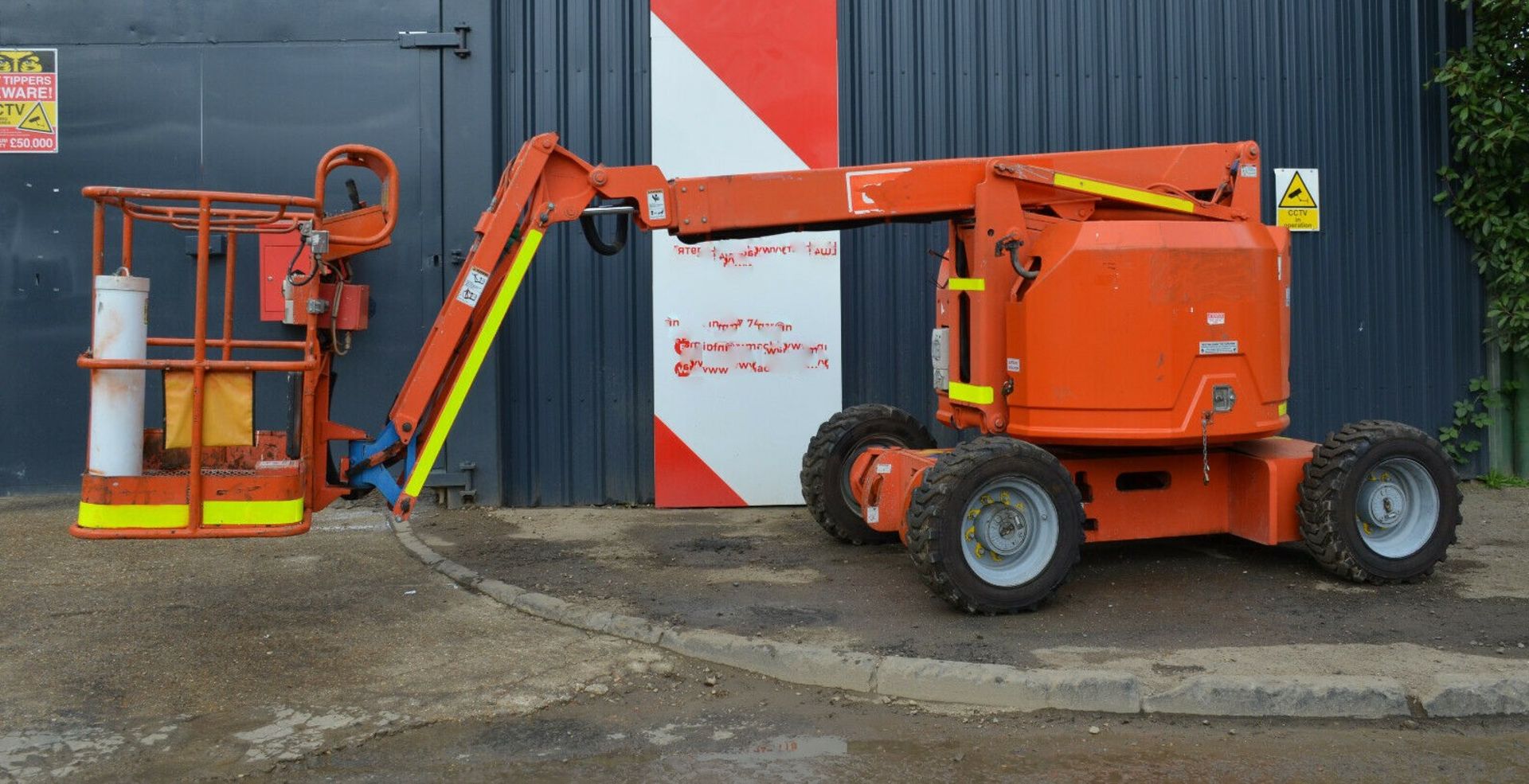 Genie Z-34/22 Articulated Boom 2009 - Image 8 of 12