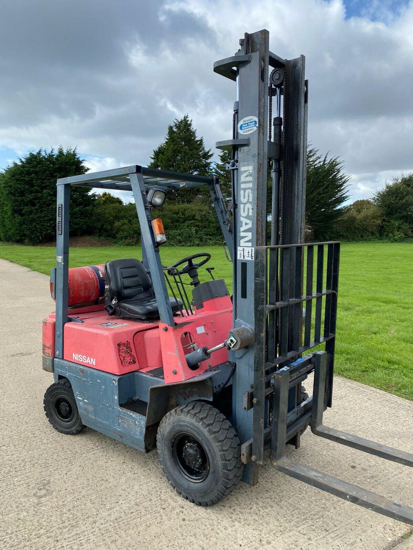 Nissan 1.5 Tonne Gas Forklift Truck - Image 4 of 6