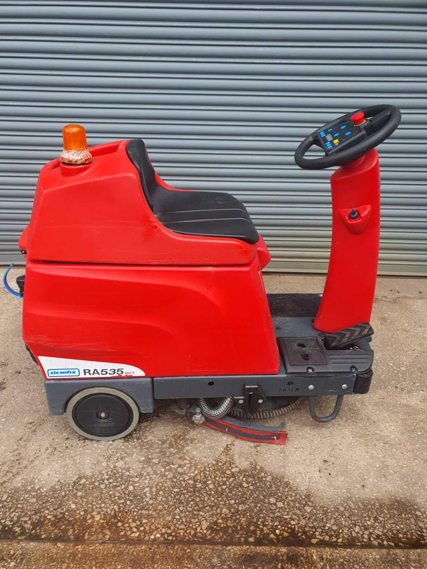 Cleanfix ra535 sit on scrubber dryer