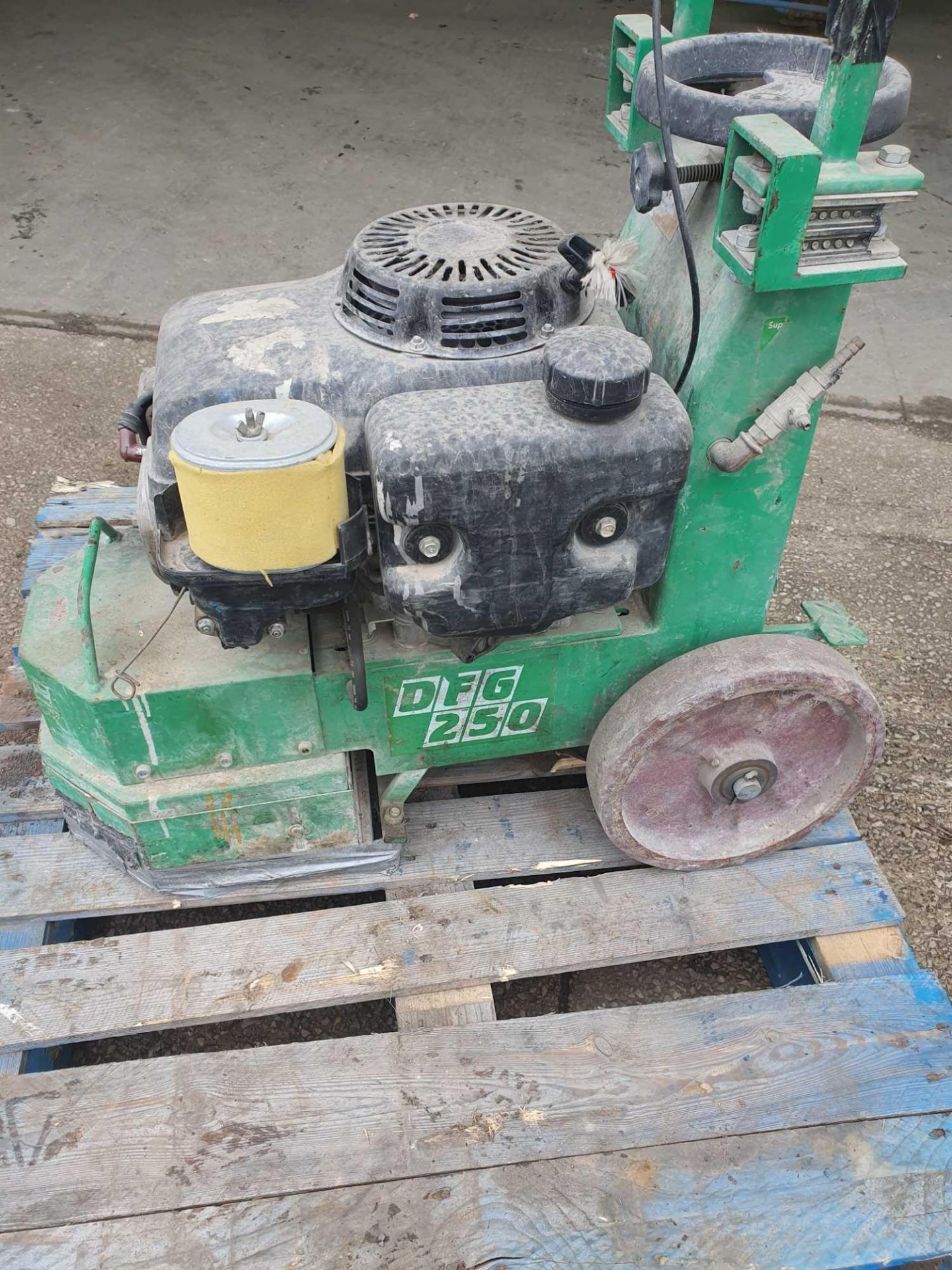 Dfg 250 floor grinder petrol - Image 2 of 2