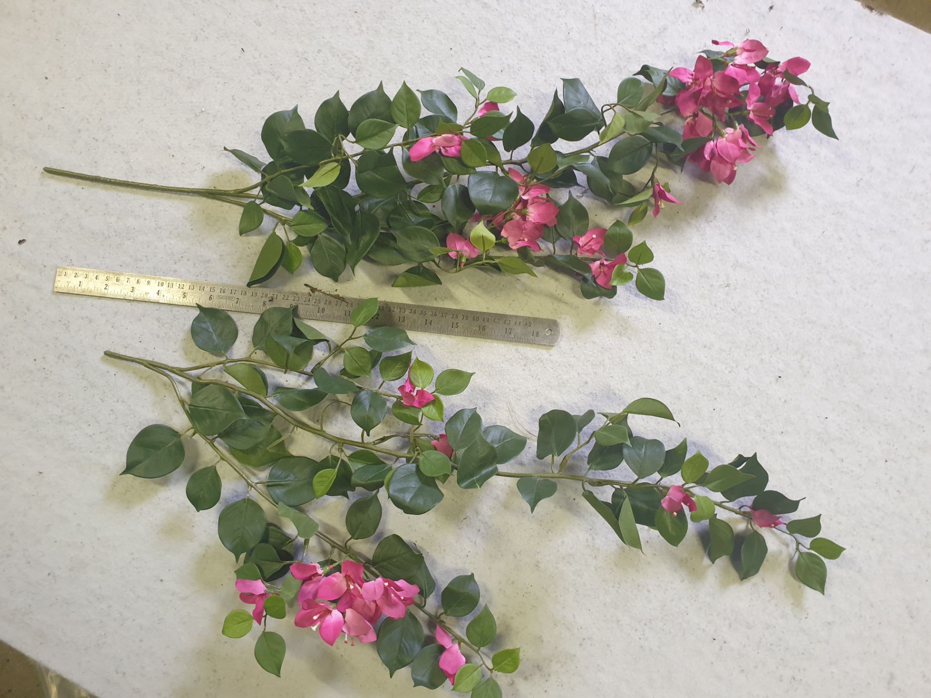 30 Pieces of Artificial Bougainvillea bush FR - Pink - used but very good condition