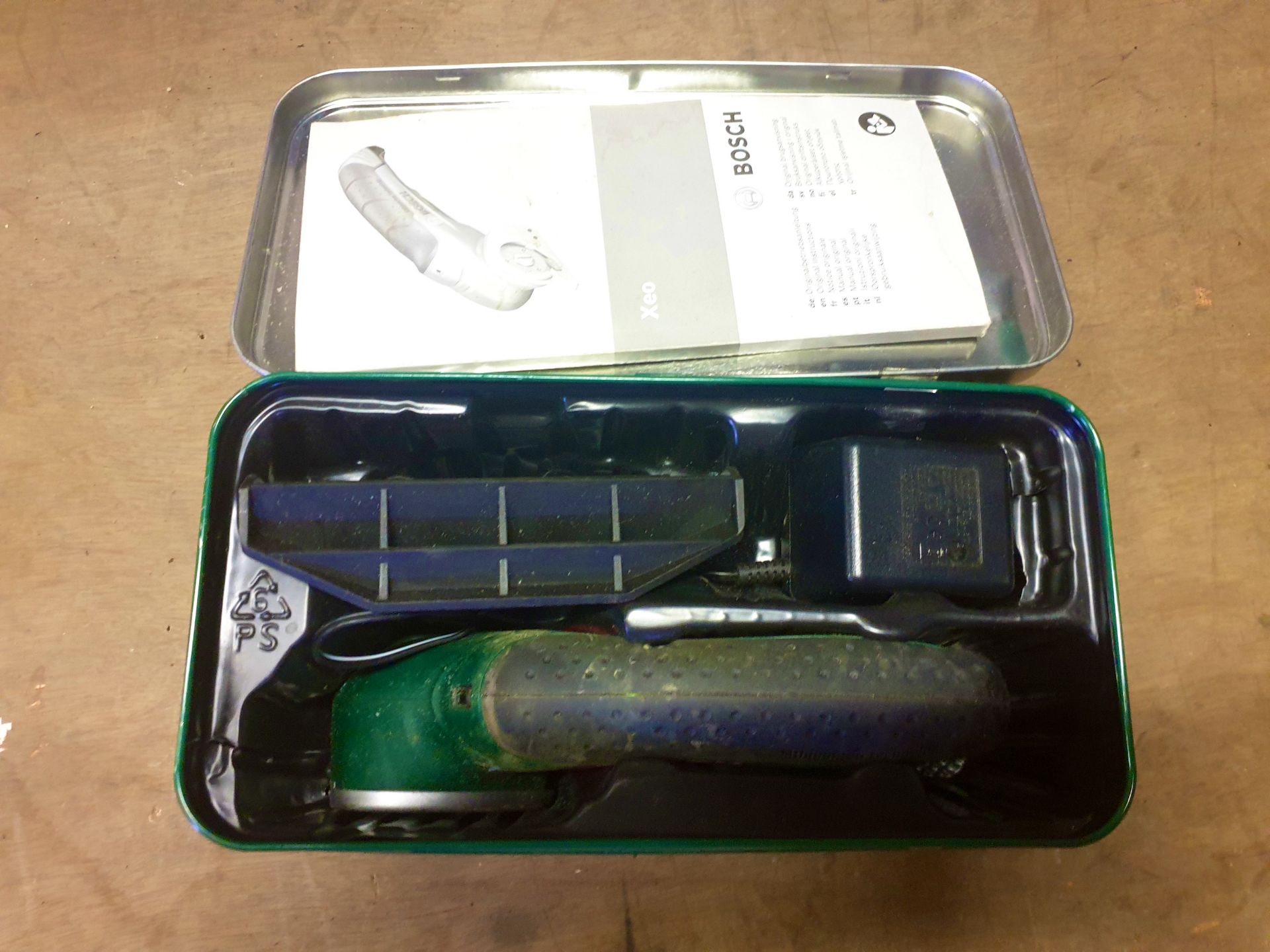 Bosch Universal Cutter - XEO - in original box - Used but in good condition - includes sharpener and - Image 2 of 2