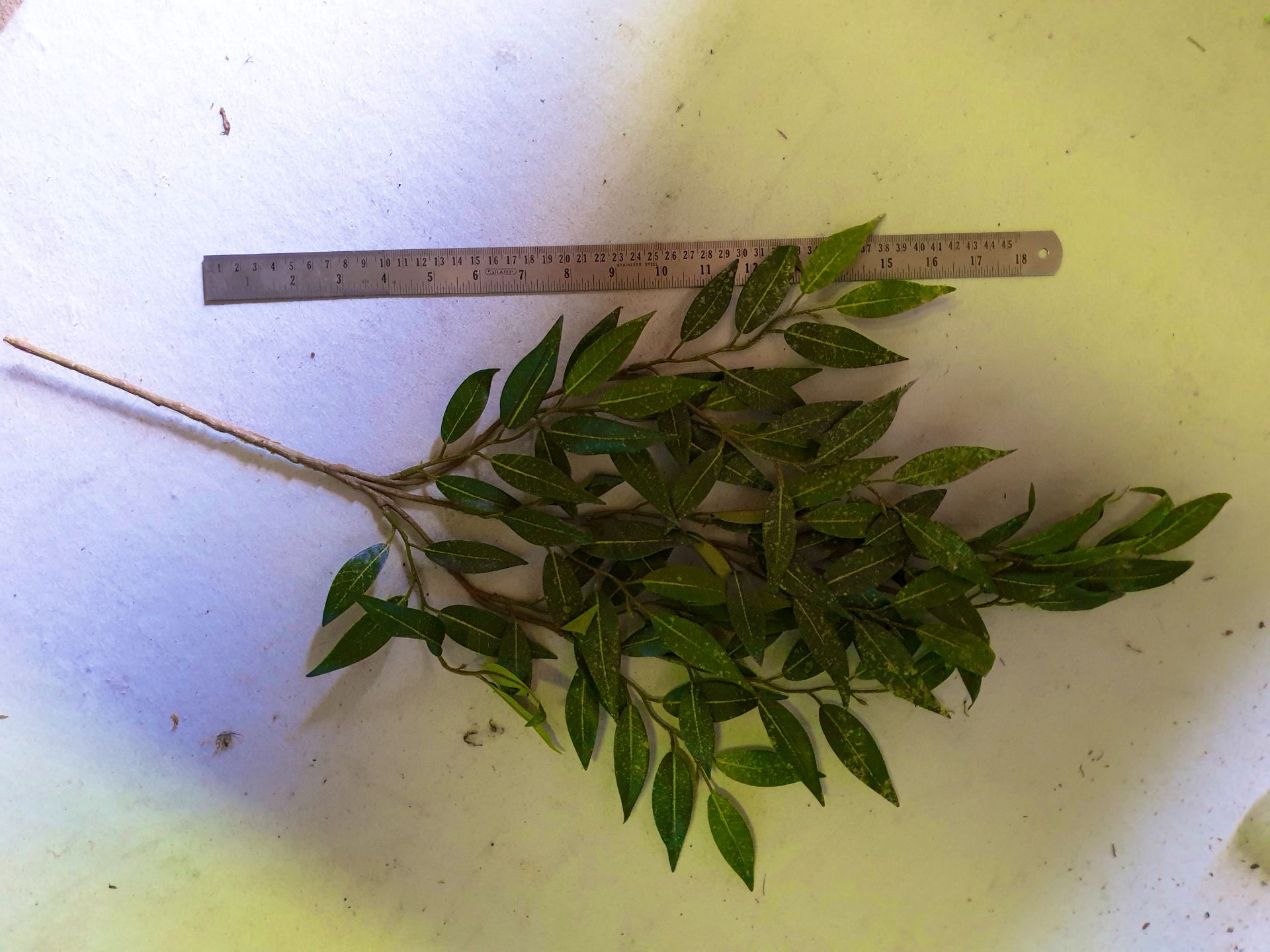 100 Pieces Artificial Smilax foliage - Image 2 of 2