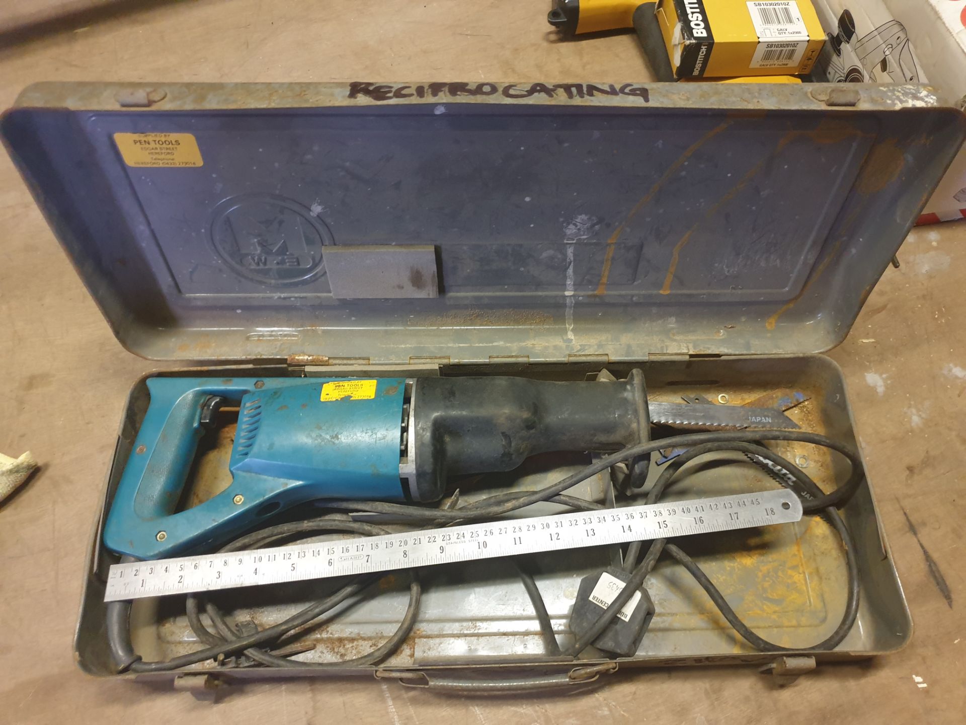 Makita Reciprocating Saw - JR3000 240V 540W - Used - with blades