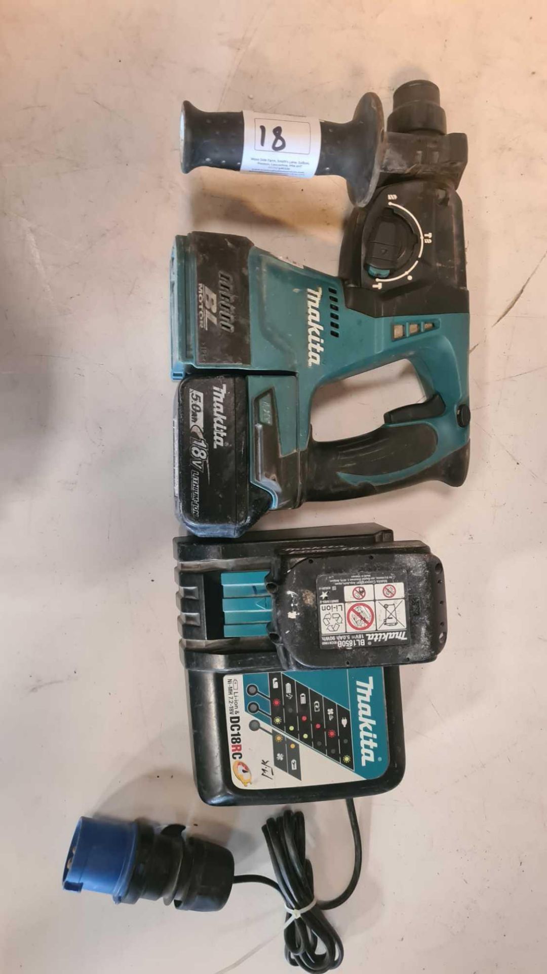 Makita 18v cordless sds hammer drill - Image 3 of 3