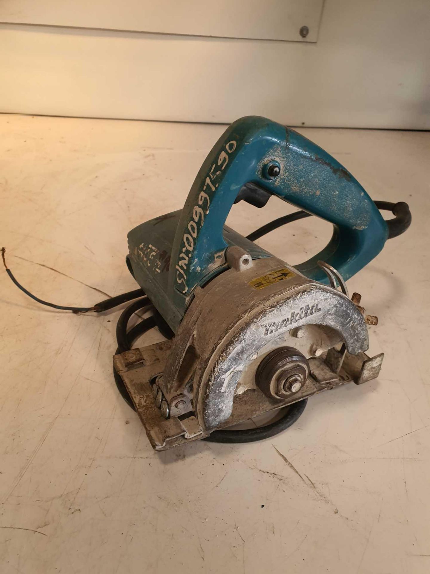 Makita 110v circular saw for tile and concrete