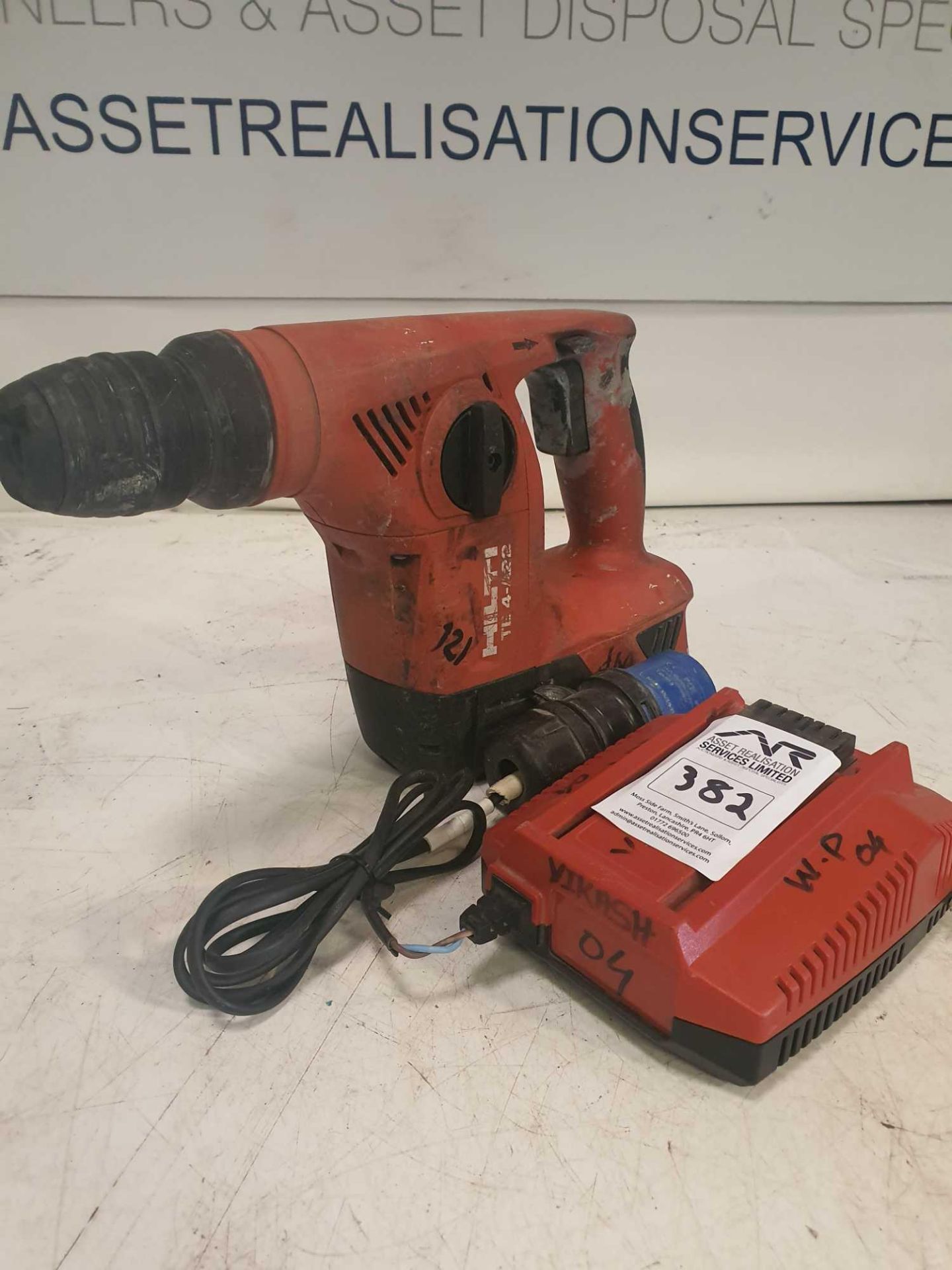 Hilti 18v rotary hammer drill with charger