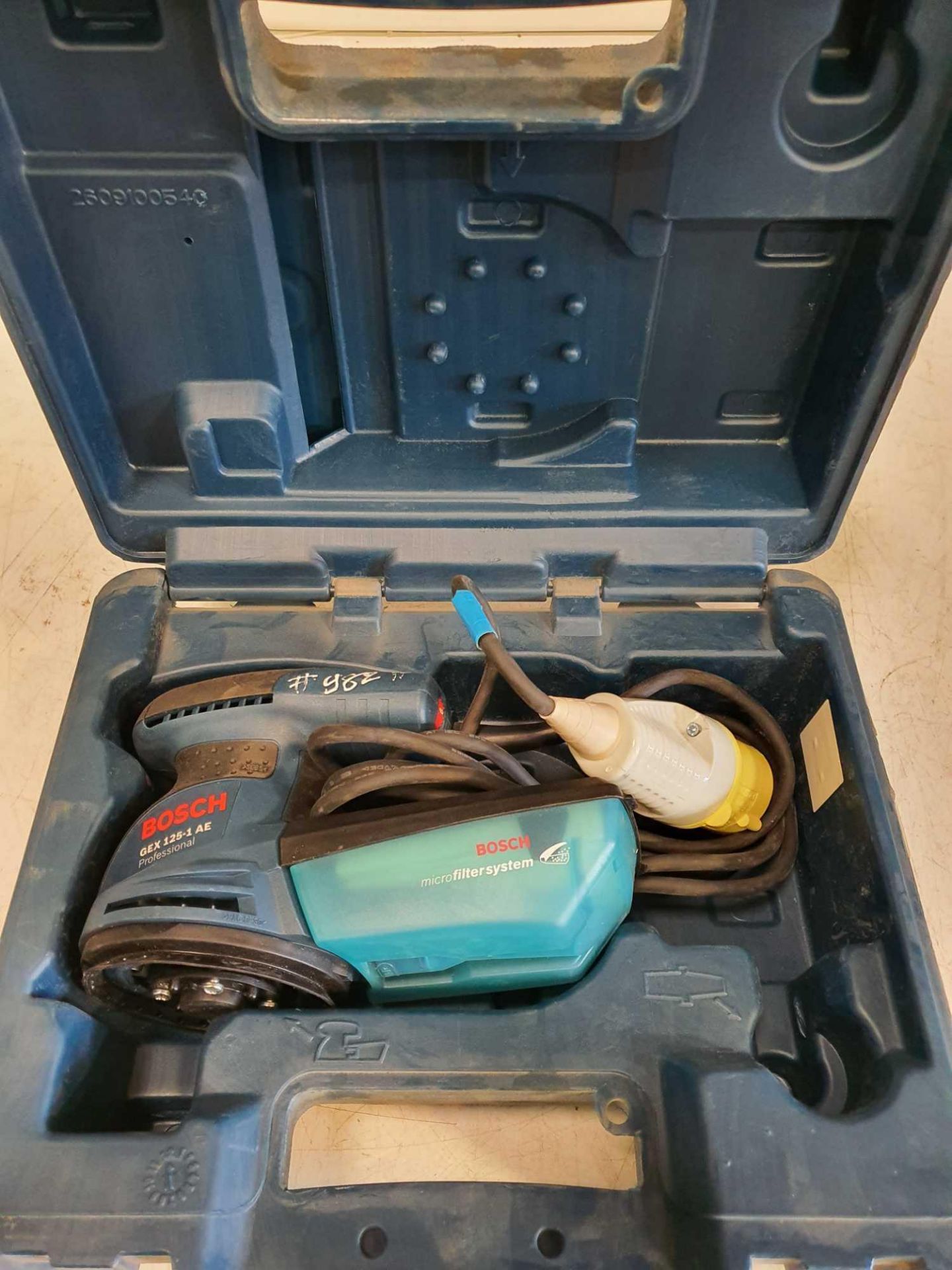 Bosch 110v hand held orbital sander - Image 2 of 3