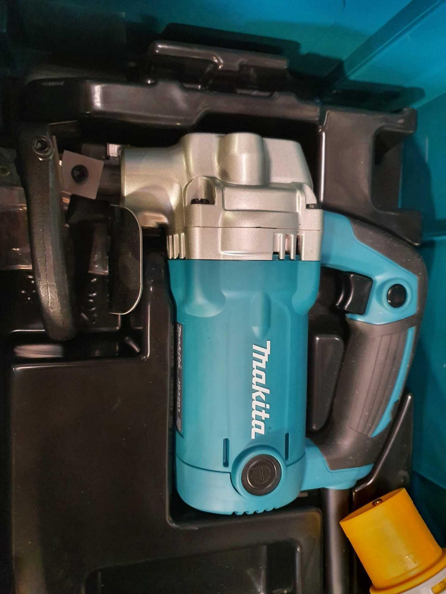 Makita 110v sheet nibbler - Image 3 of 3