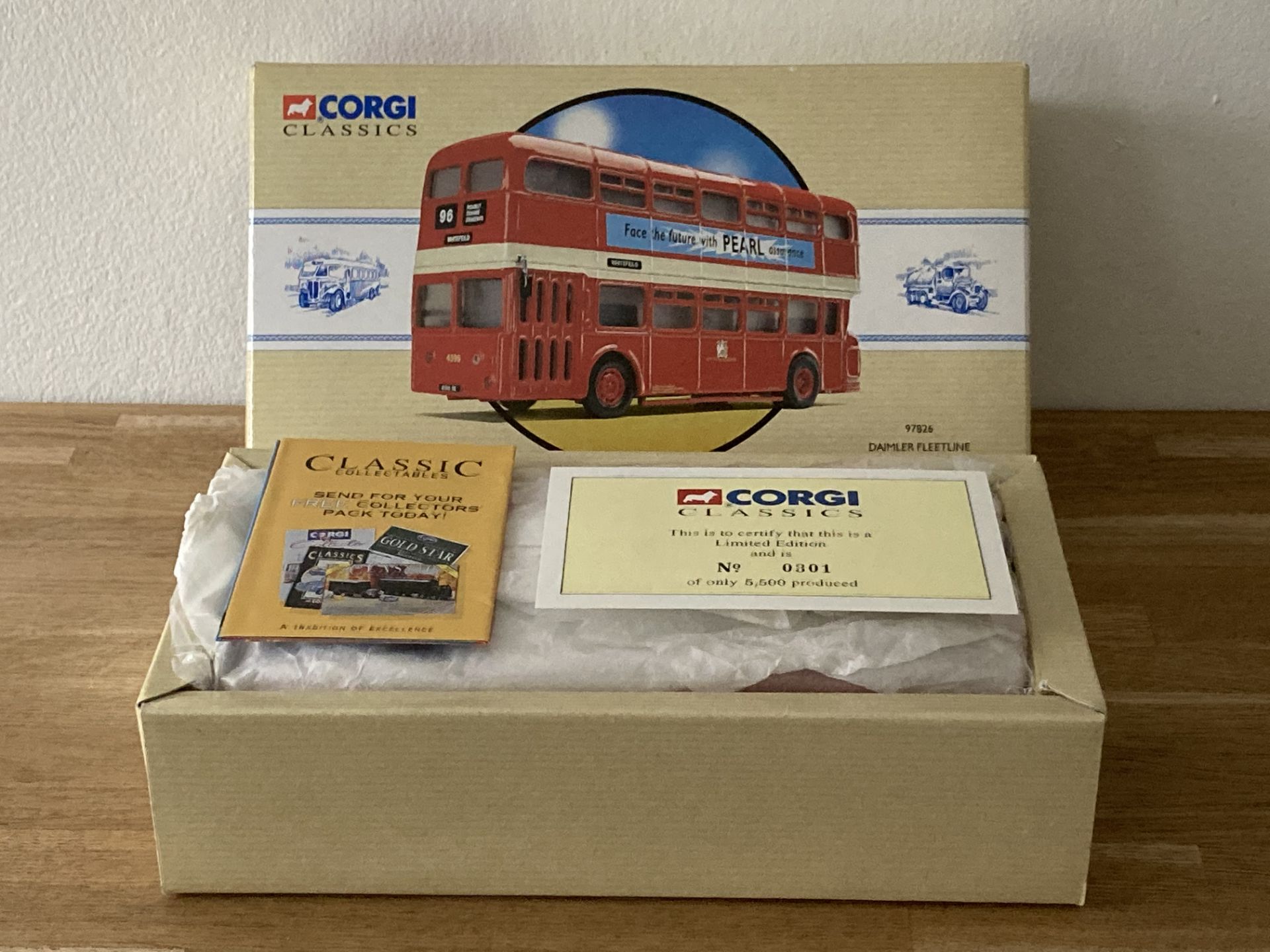 Limited Edition Corgi Classics Daimler Fleetline Manchester Corporation - 97826 - Image 2 of 16