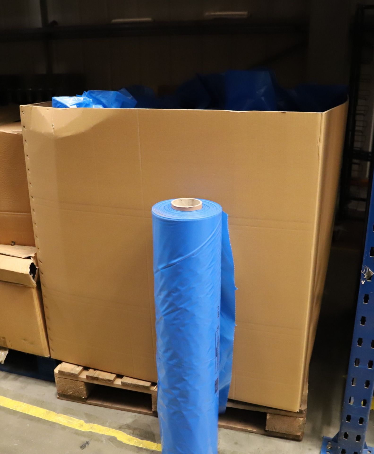 1 x Pallet of un-used XL Blue protective plastic bags - Image 3 of 3